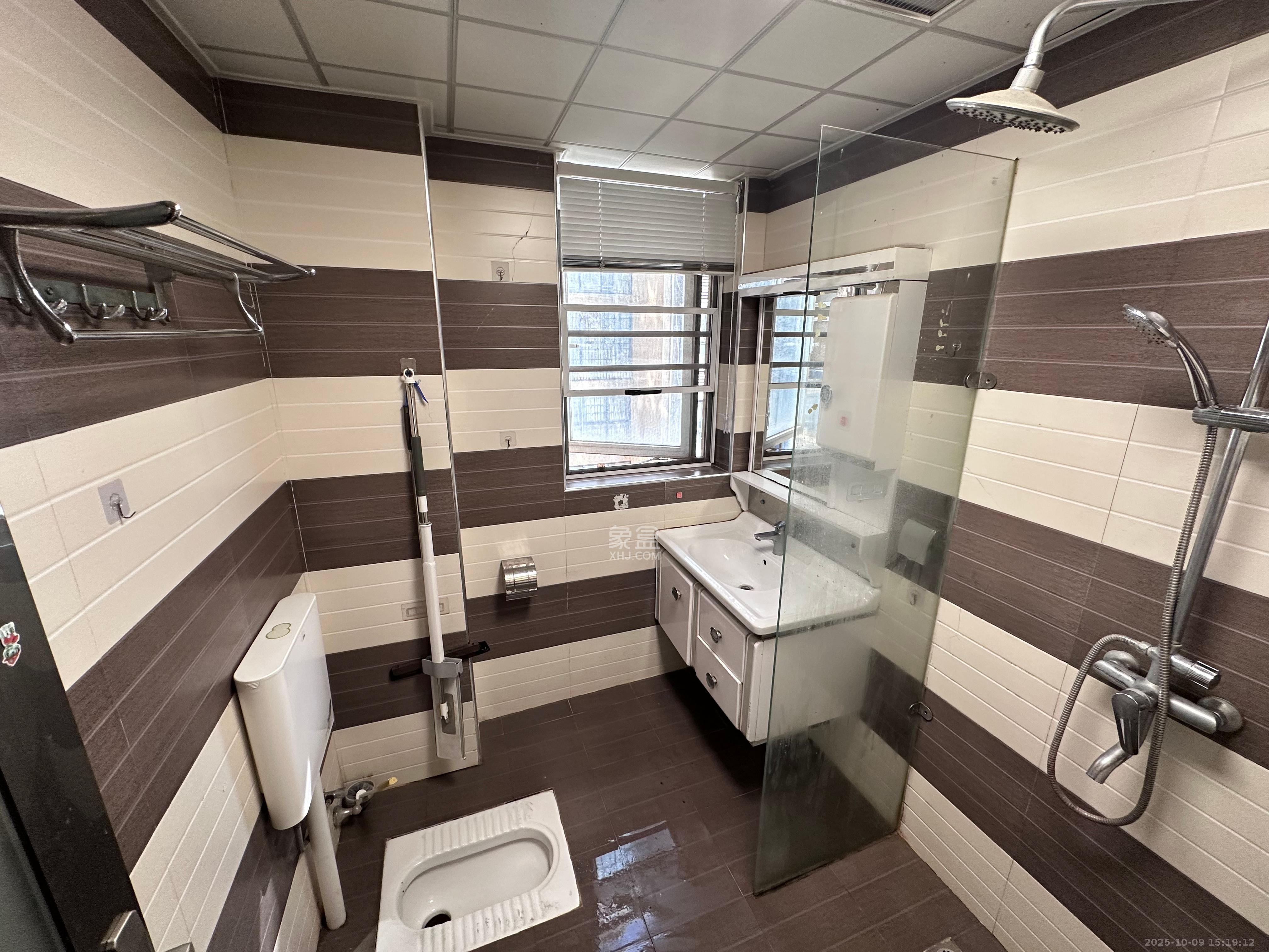 金鼎公园尚 2室2厅1卫 1800.0元/月 金鼎公园尚 2室2厅1卫 1800.0元/月室内图