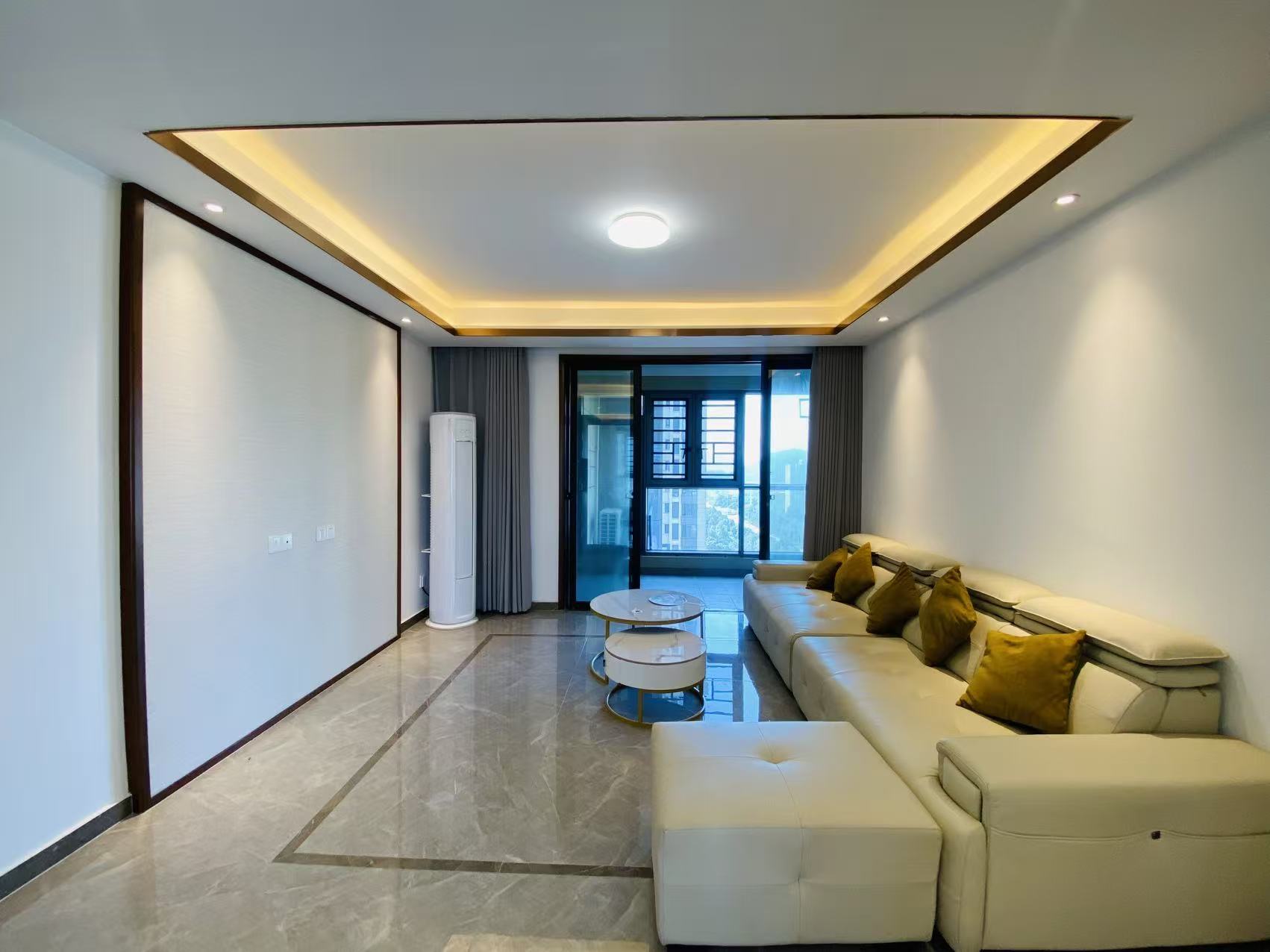 荣盛碧桂园铂悦府  3室2厅2卫    2500.0元/月