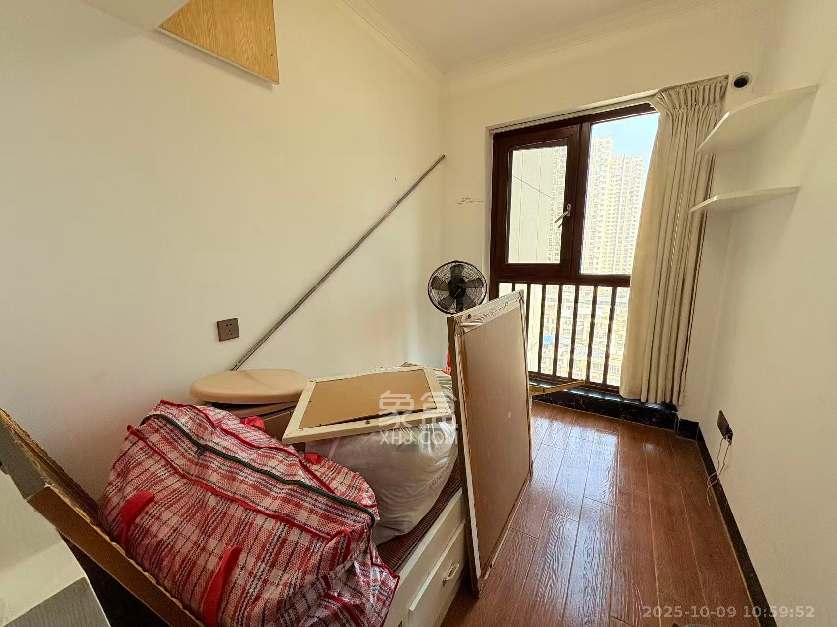 芙蓉万国城MOMA（卓越汇富苑）  3室2厅2卫    2300.0元/月室内图