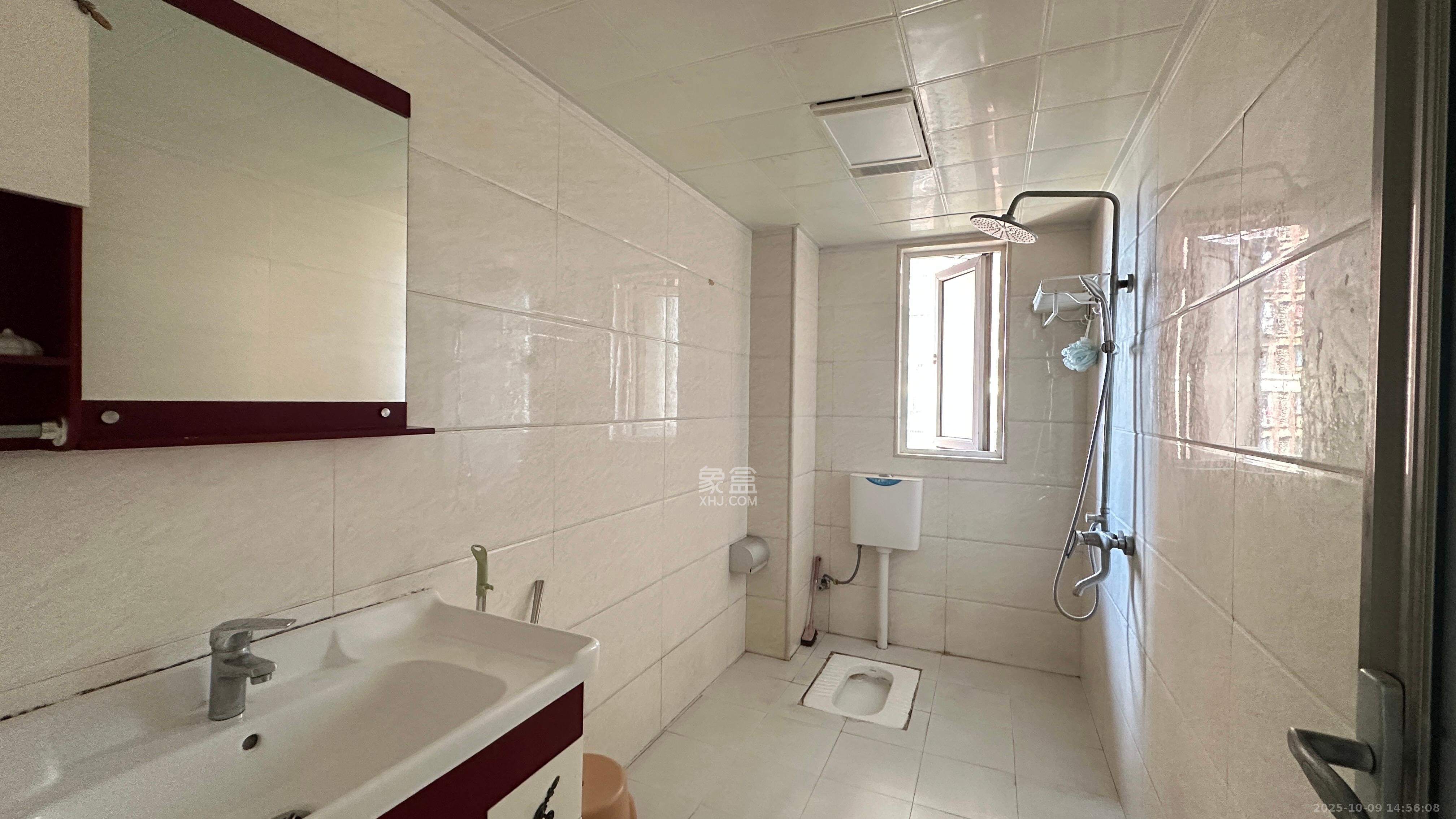 新城国际花都  3室2厅2卫    1800.0元/月室内图