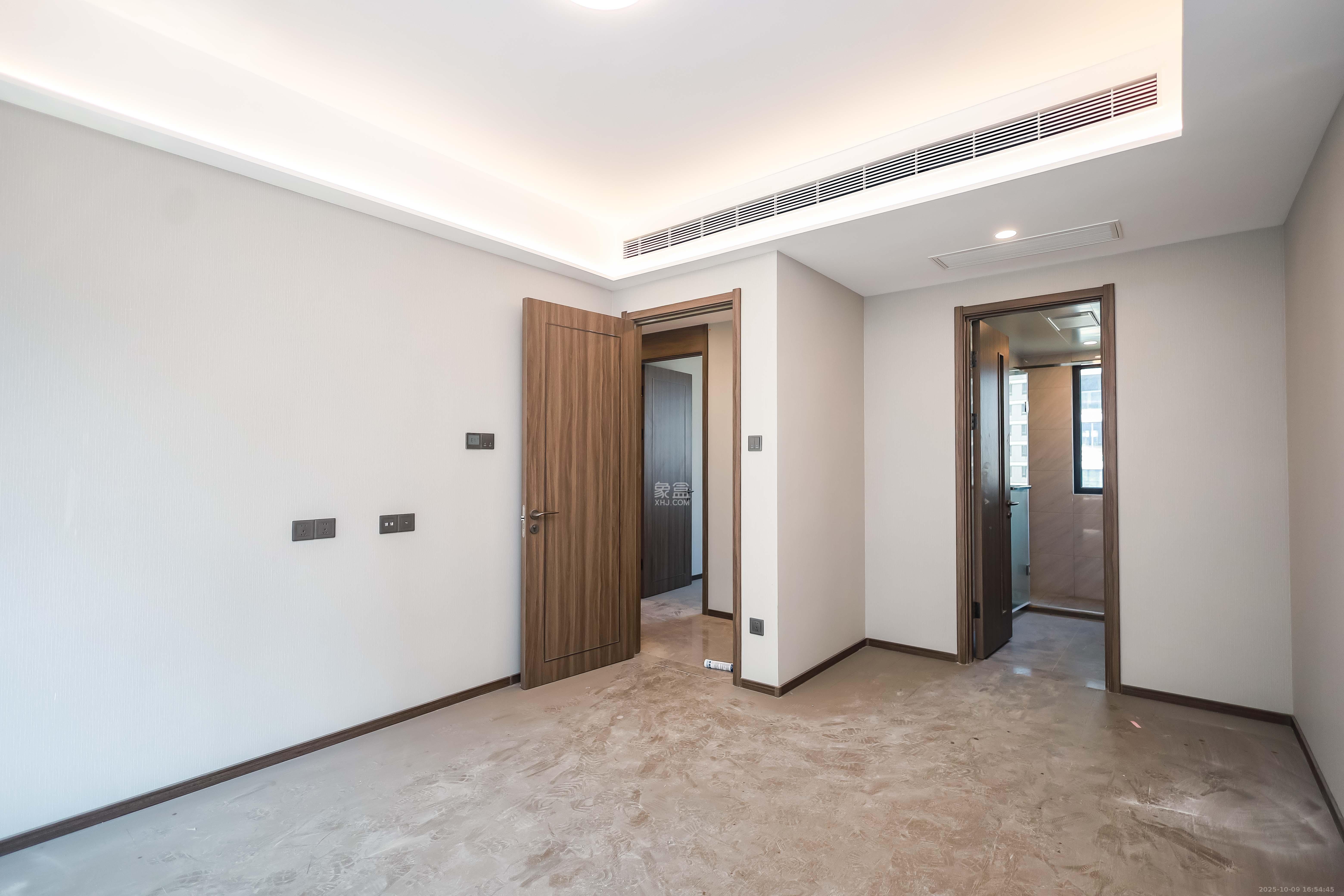 龙湖舜山府  4室2厅2卫    210.0万 龙湖舜山府  4室2厅2卫    210.0万卧室