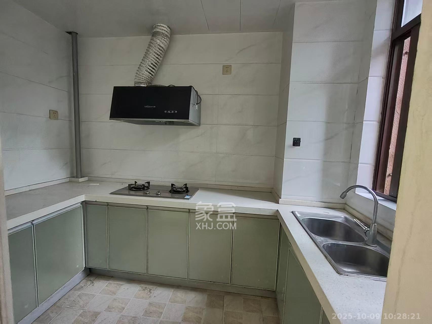 阳光丽城二期  4室2厅2卫    3800.0元/月室内图