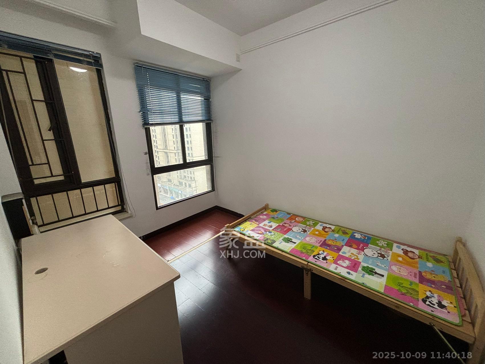 中海国际二期 3室2厅1卫 2000.0元/月 中海国际二期 3室2厅1卫 2000.0元/月小区图