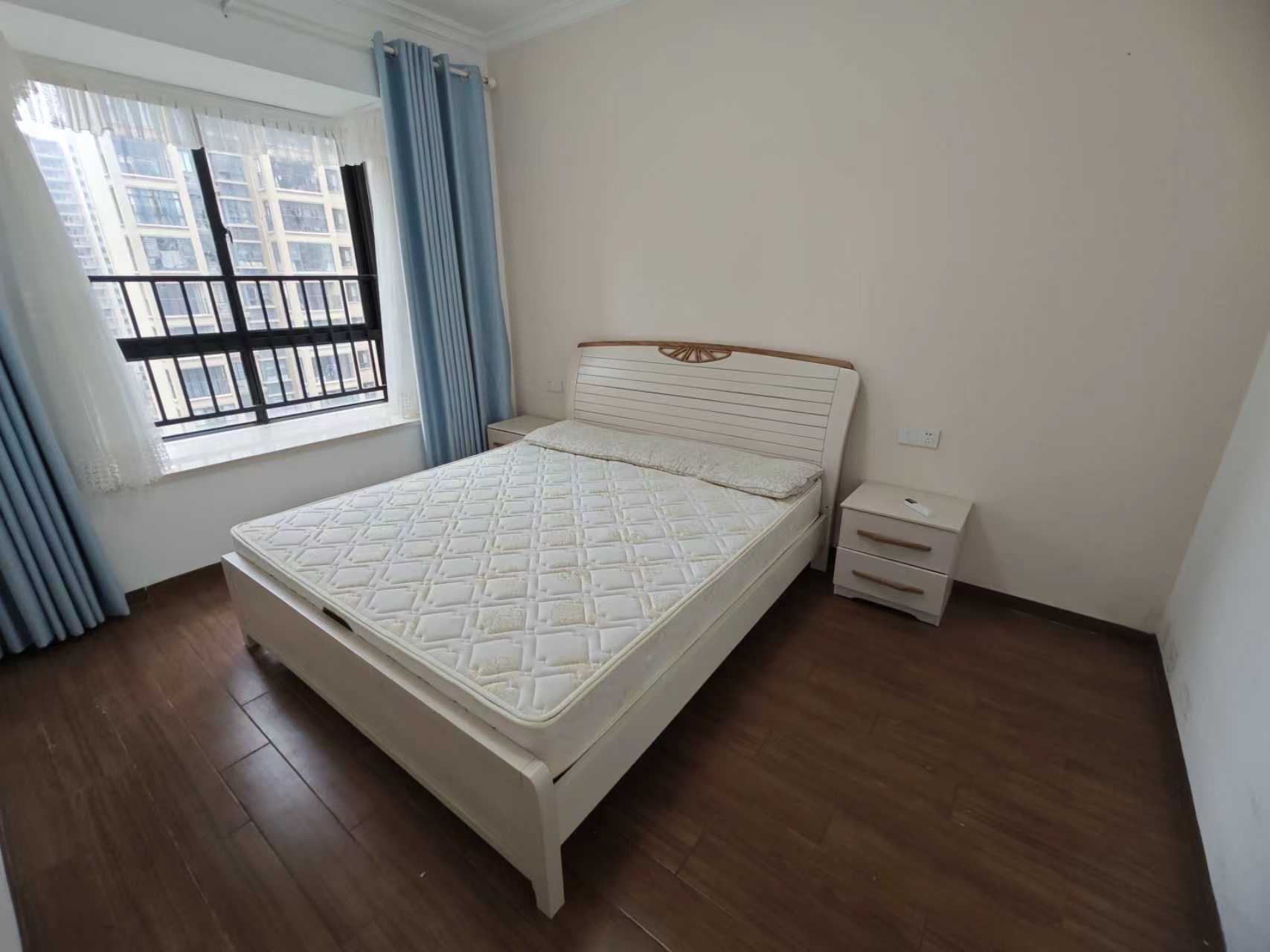 滨江世纪佳城（北区）  3室2厅2卫    3000.0元/月室内图