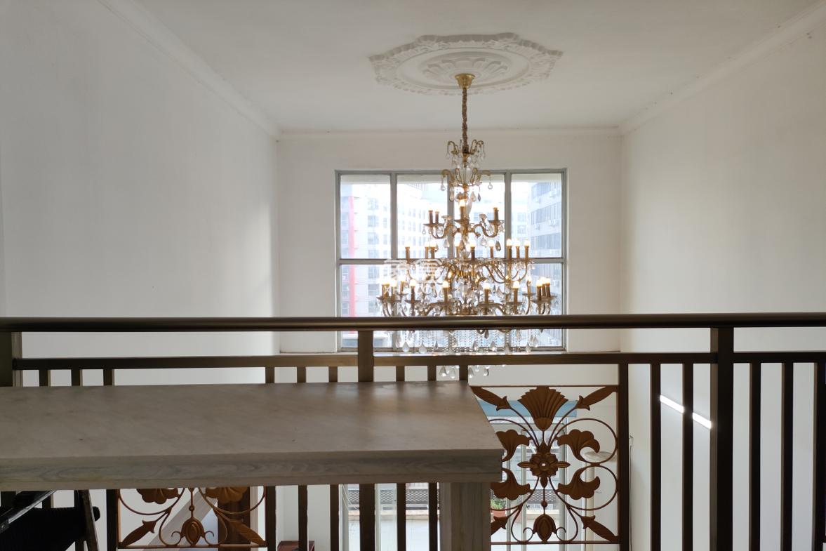 汇锦名城 5室2厅2卫 4800.0元/月 汇锦名城 5室2厅2卫 4800.0元/月室内图