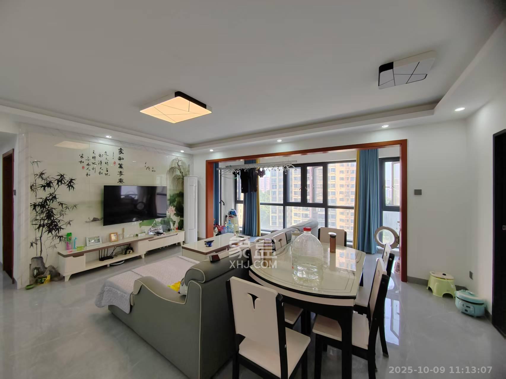 中粮鸿云  3室2厅2卫    2000.0元/月室内图