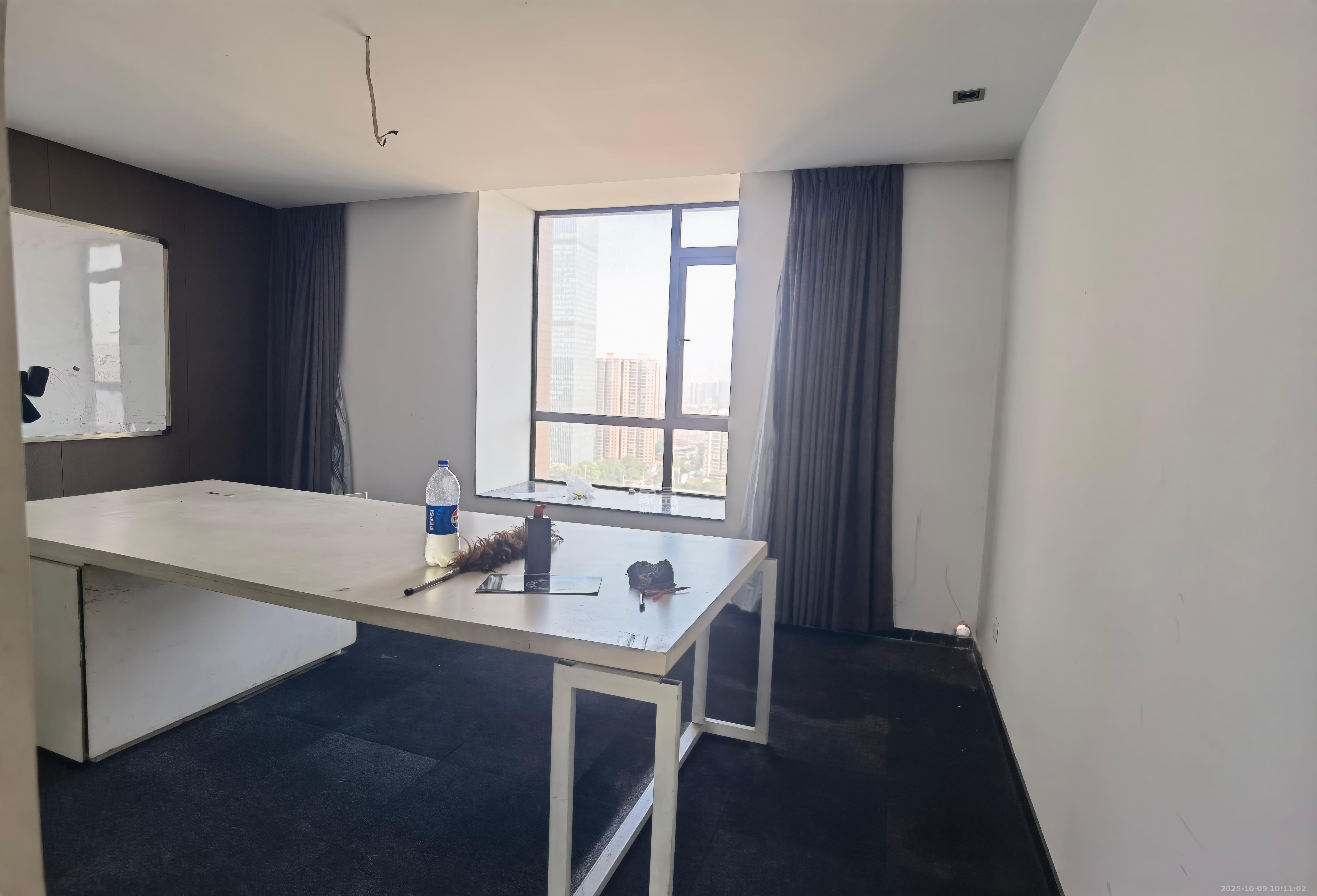 融科檀香山(融科紫檀、香山国际)  5室2厅3卫    5500.0元/月 融科檀香山(融科紫檀、香山国际)  5室2厅3卫    5500.0元/月室内图