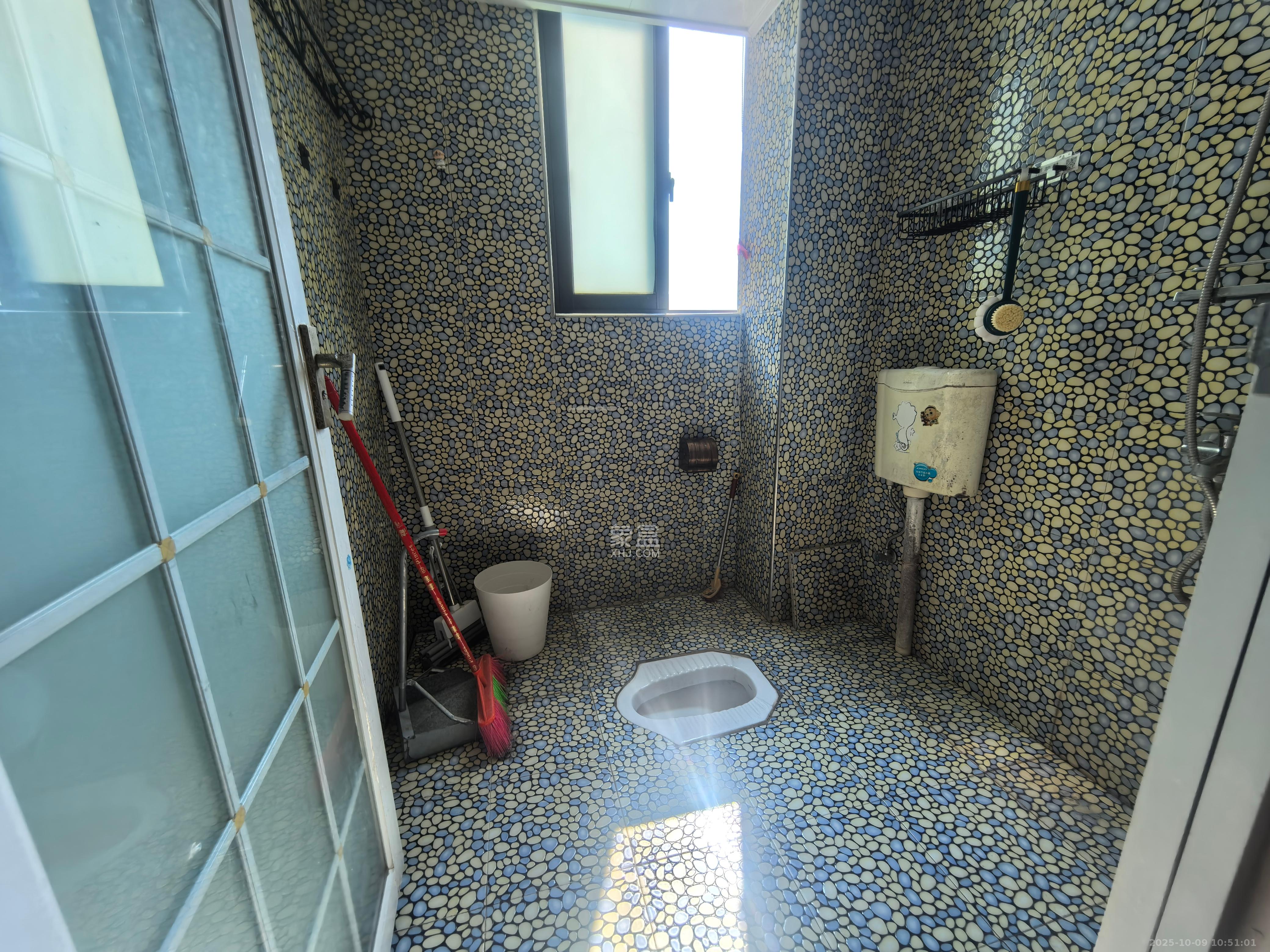 童话里  2室2厅1卫    1700.0元/月 童话里  2室2厅1卫    1700.0元/月室内图