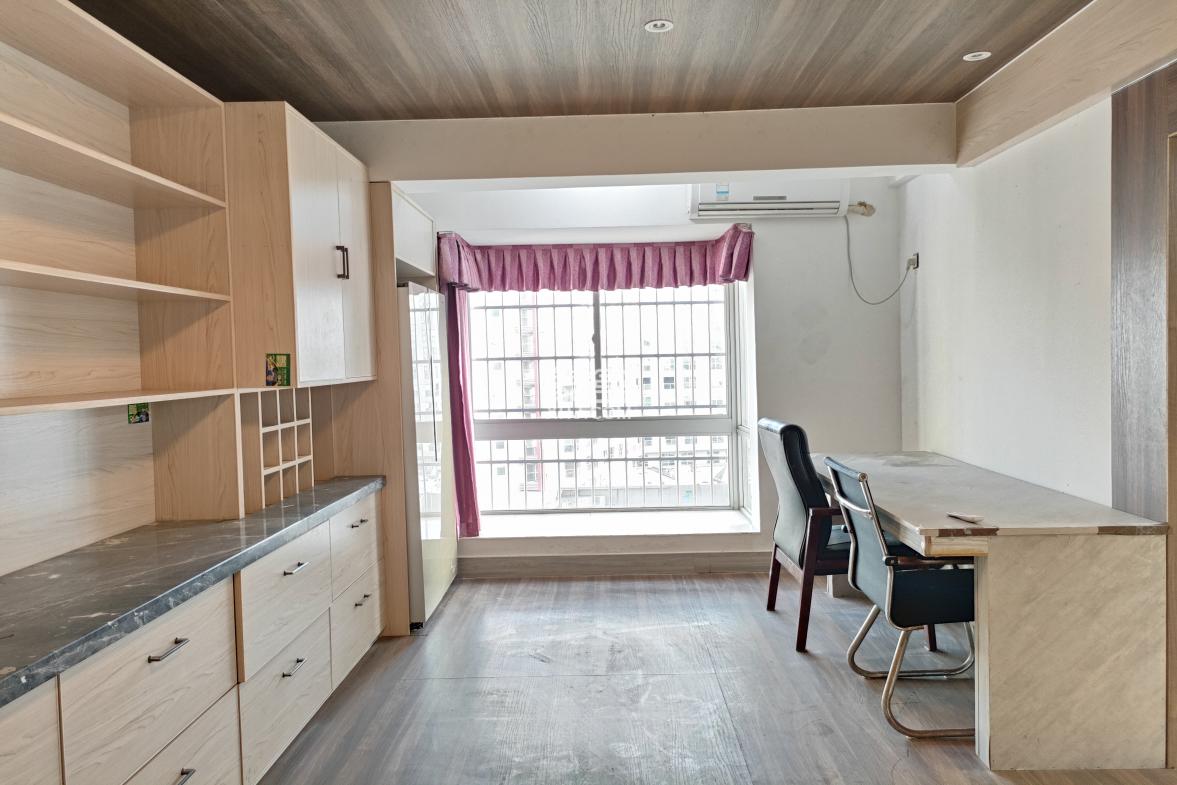 汇锦名城 5室2厅2卫 4800.0元/月 汇锦名城 5室2厅2卫 4800.0元/月室内图