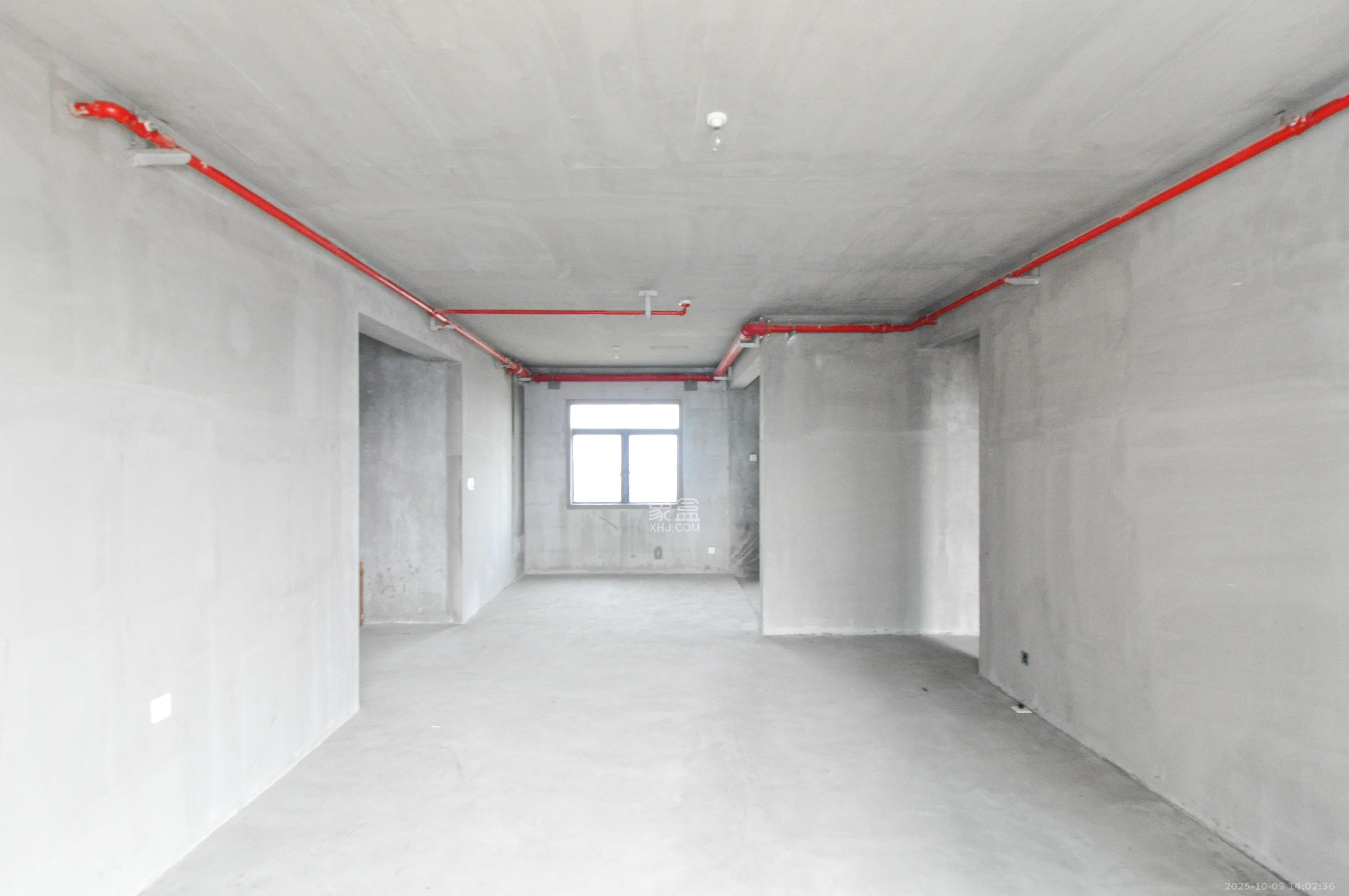 中建梅溪湖中心  4室2厅2卫    299.0万客厅