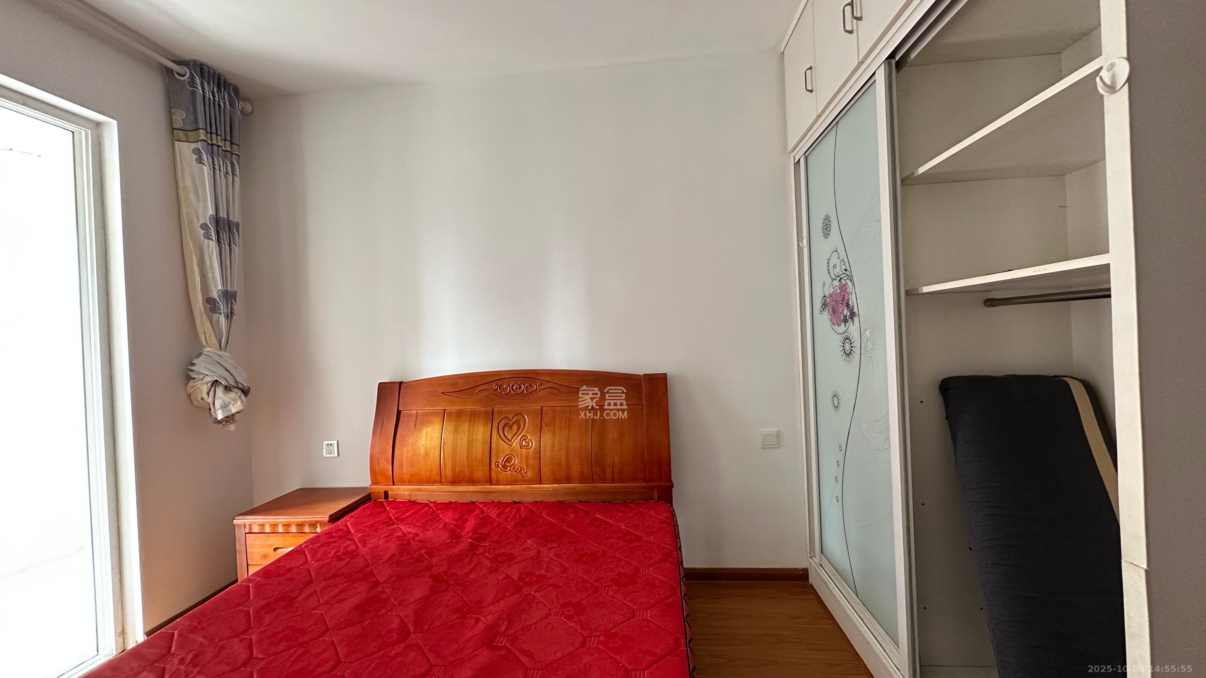 新城国际花都  3室2厅2卫    1800.0元/月室内图