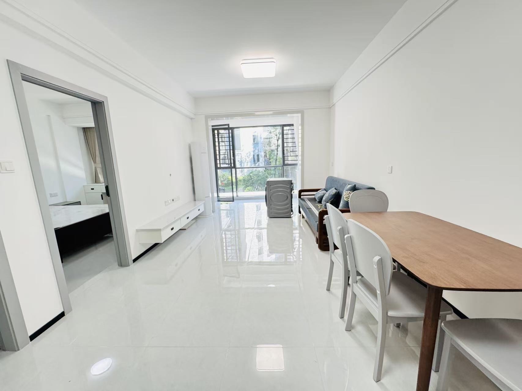 湖湘时代名邸公园壹号  1室0厅0卫    2400.0元/月 湖湘时代名邸公园壹号  1室0厅0卫    2400.0元/月户型图