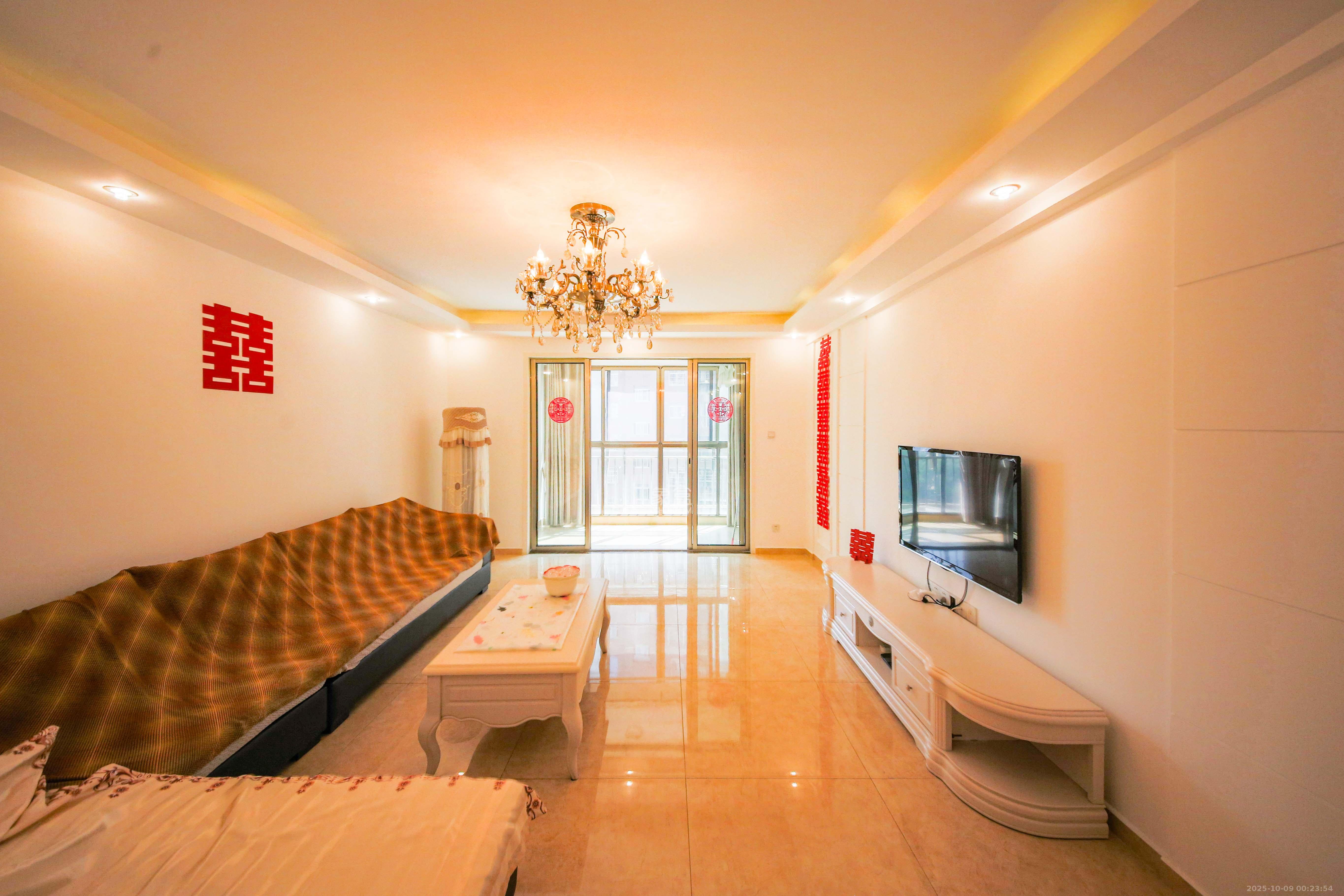 富兴嘉城(富兴汇中央)  4室2厅2卫    215.0万 富兴嘉城(富兴汇中央)  4室2厅2卫    215.0万客厅