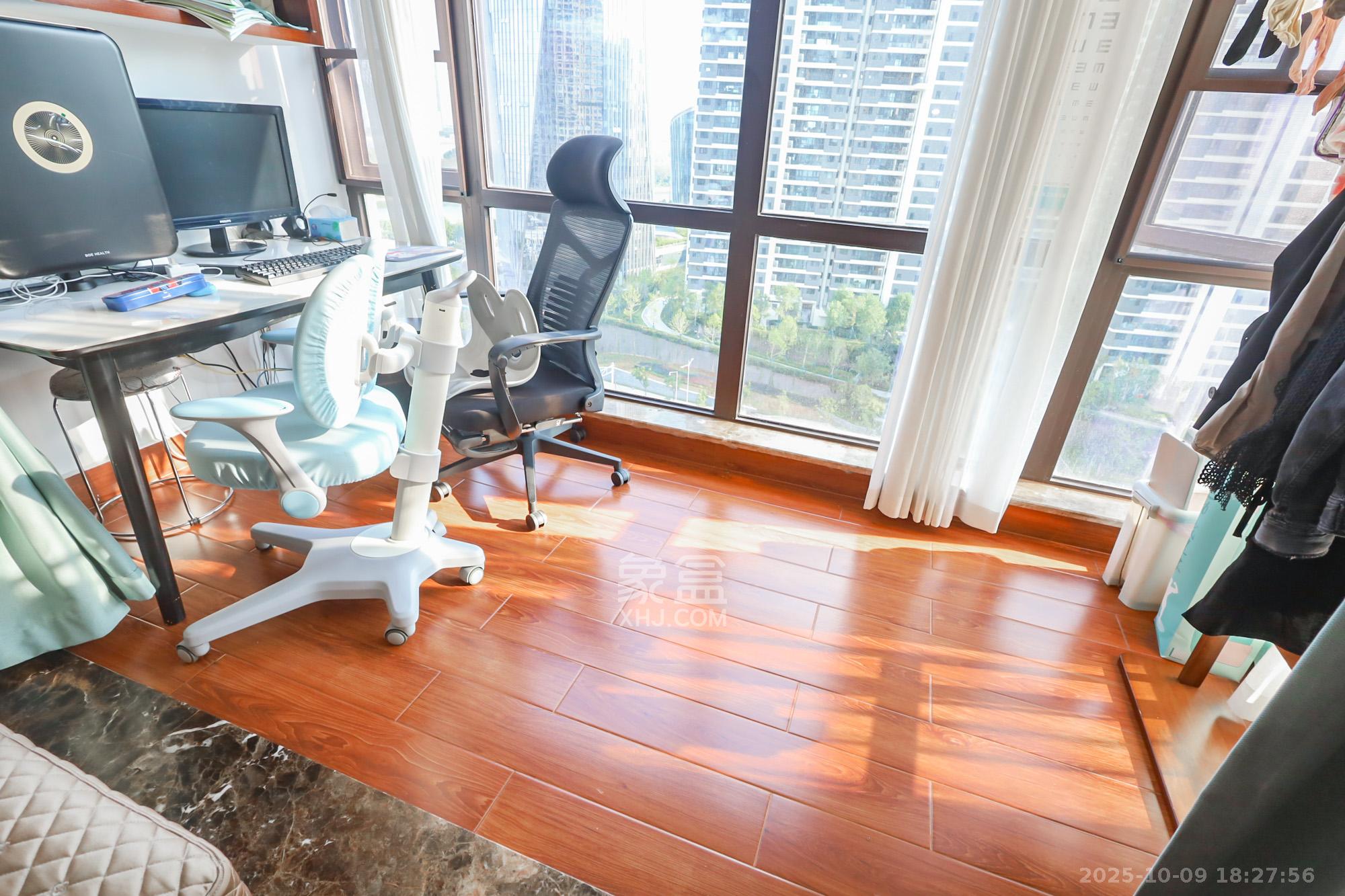 保利西海岸B区  3室2厅2卫    175.0万 保利西海岸B区  3室2厅2卫    175.0万阳台