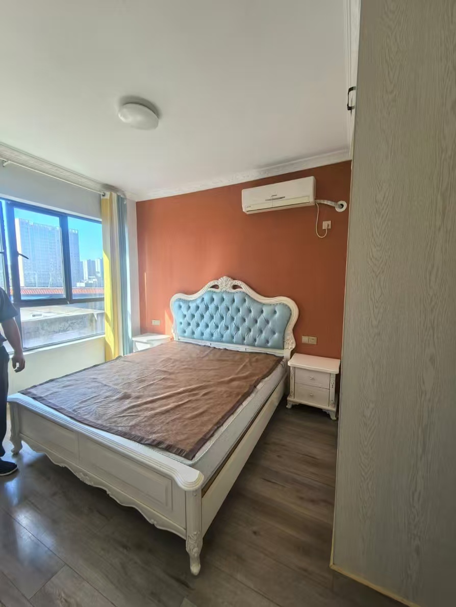 五江碧桂园城市广场  3室2厅2卫    68.0万客厅