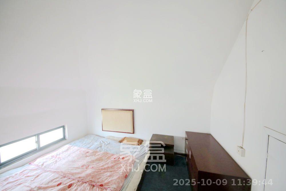 星城世家 4室2厅2卫 5000.0元/月 星城世家 4室2厅2卫 5000.0元/月室内图