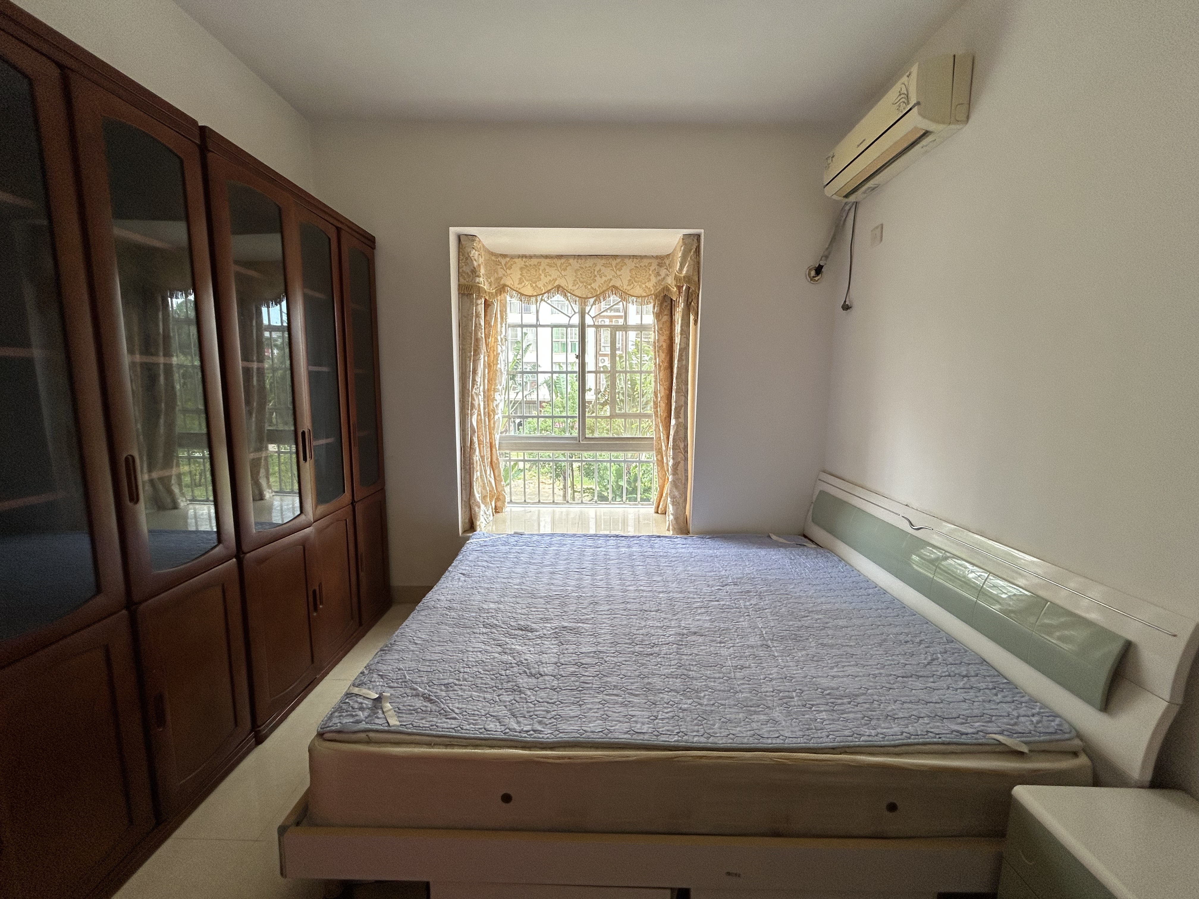 八一小区 3室2厅2卫 2700.0元/月 八一小区 3室2厅2卫 2700.0元/月室内图