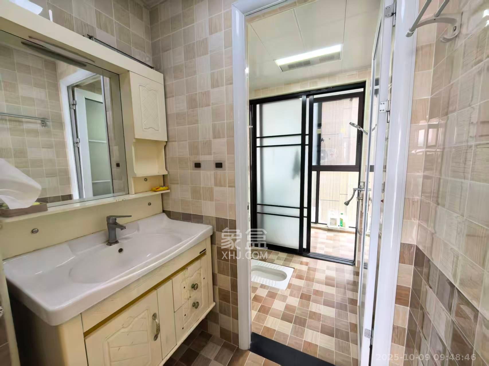 乾源国际 4室2厅2卫 2300.0元/月 乾源国际 4室2厅2卫 2300.0元/月室内图