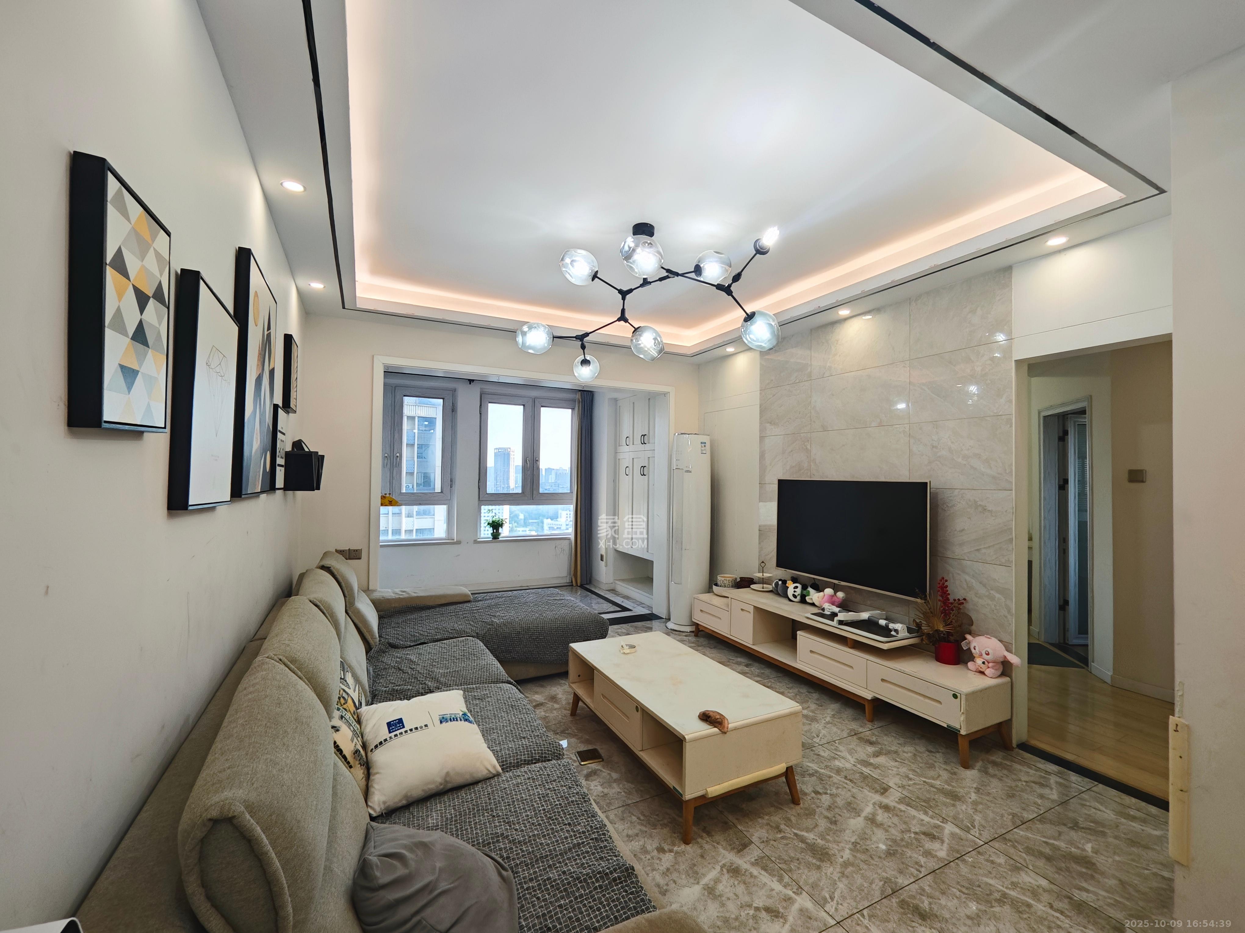 天鸿天府（天鸿中央大院）  3室2厅2卫    2900.0元/月