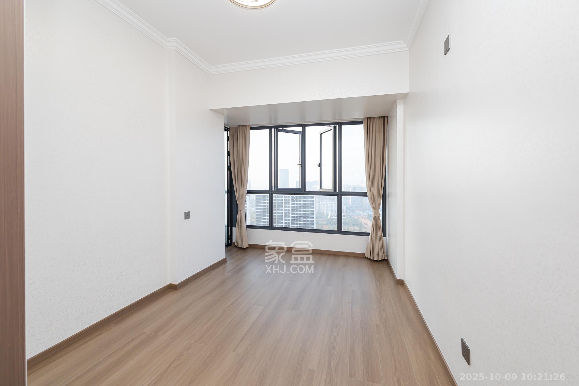 勤诚达新界  5室2厅2卫    119.8万卧室