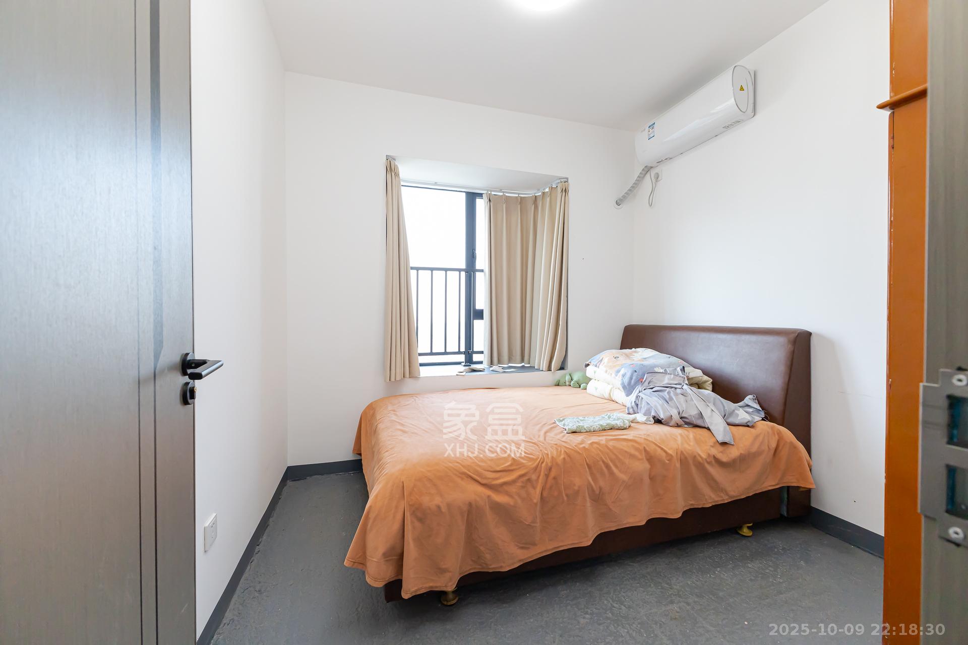 润和滨江广场(润和中央广场)  4室2厅2卫    113.8万 润和滨江广场(润和中央广场)  4室2厅2卫    113.8万卧室