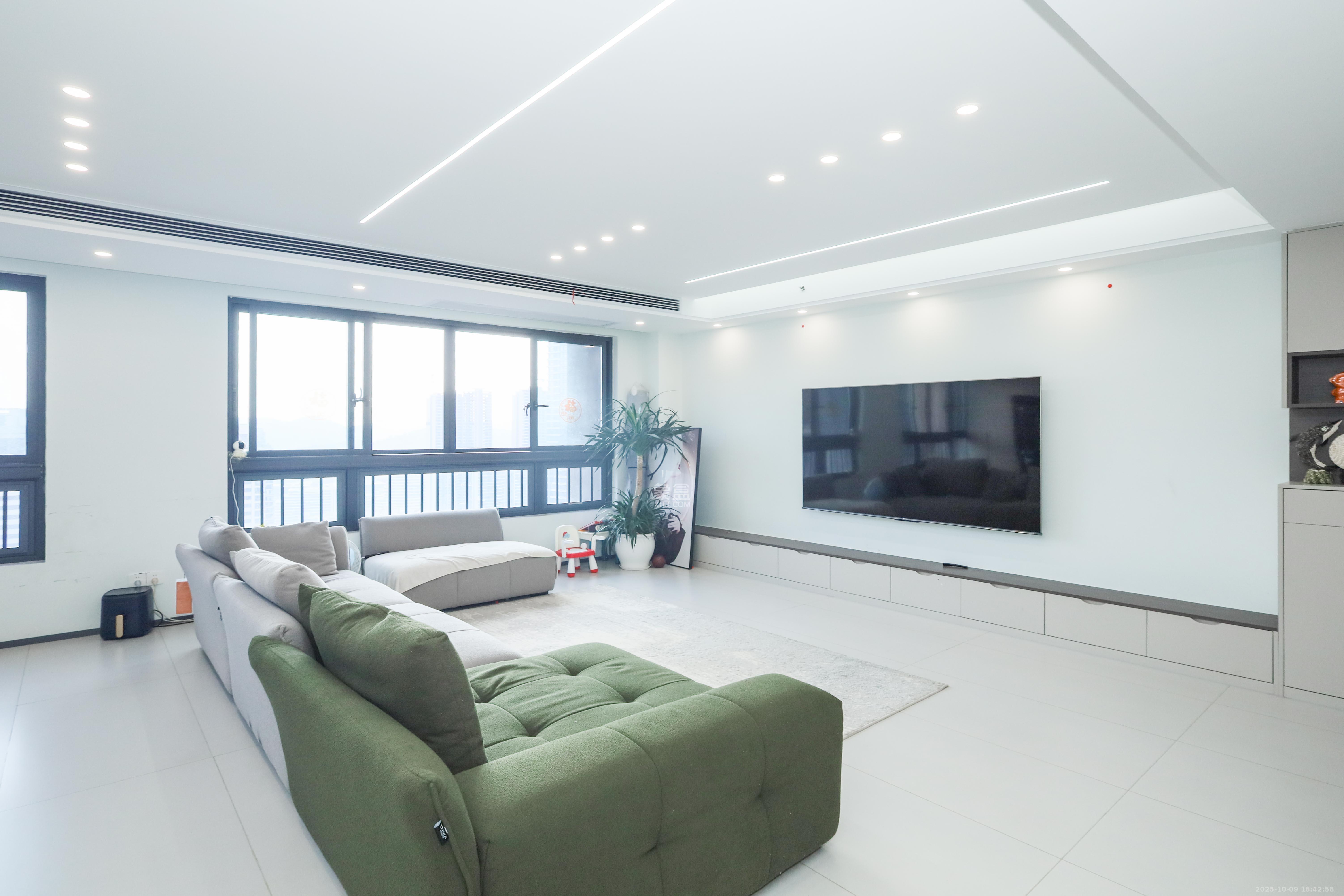 建发央著  4室2厅2卫    328.0万室内图1