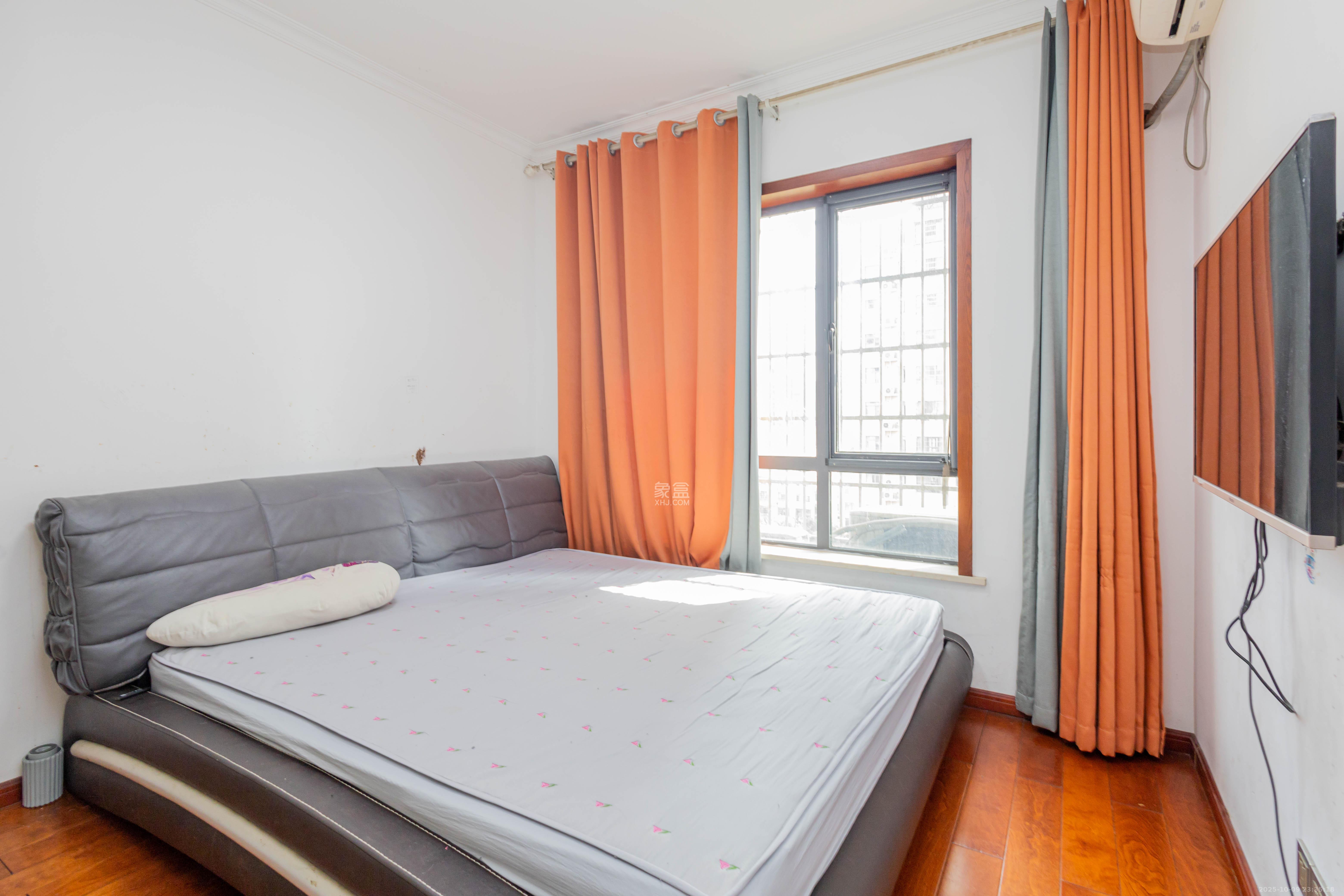 中国铁建国际城二期 4室2厅2卫 92.0万 中国铁建国际城二期 4室2厅2卫 92.0万卧室