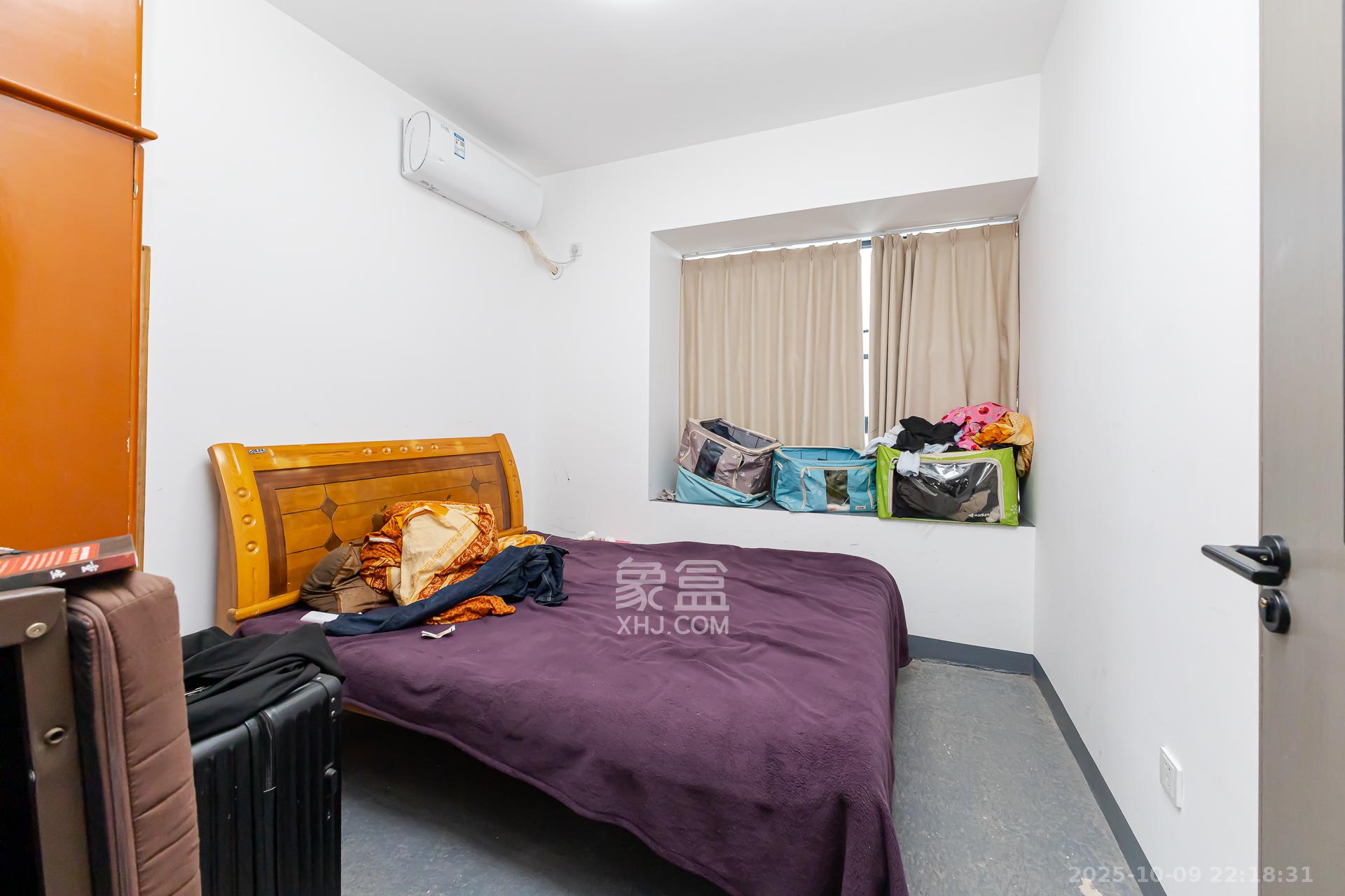 润和滨江广场（润和中央广场）  4室2厅2卫    113.8万卧室