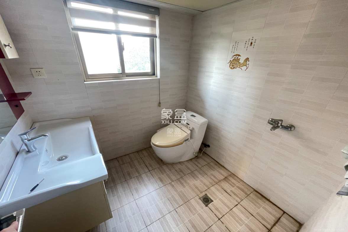 南国嘉苑  5室2厅3卫    4500.0元/月 南国嘉苑  5室2厅3卫    4500.0元/月室内图