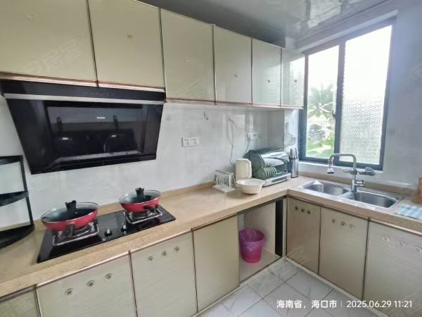 绿地城逸园 3室2厅2卫 110.0万 绿地城逸园 3室2厅2卫 110.0万客厅