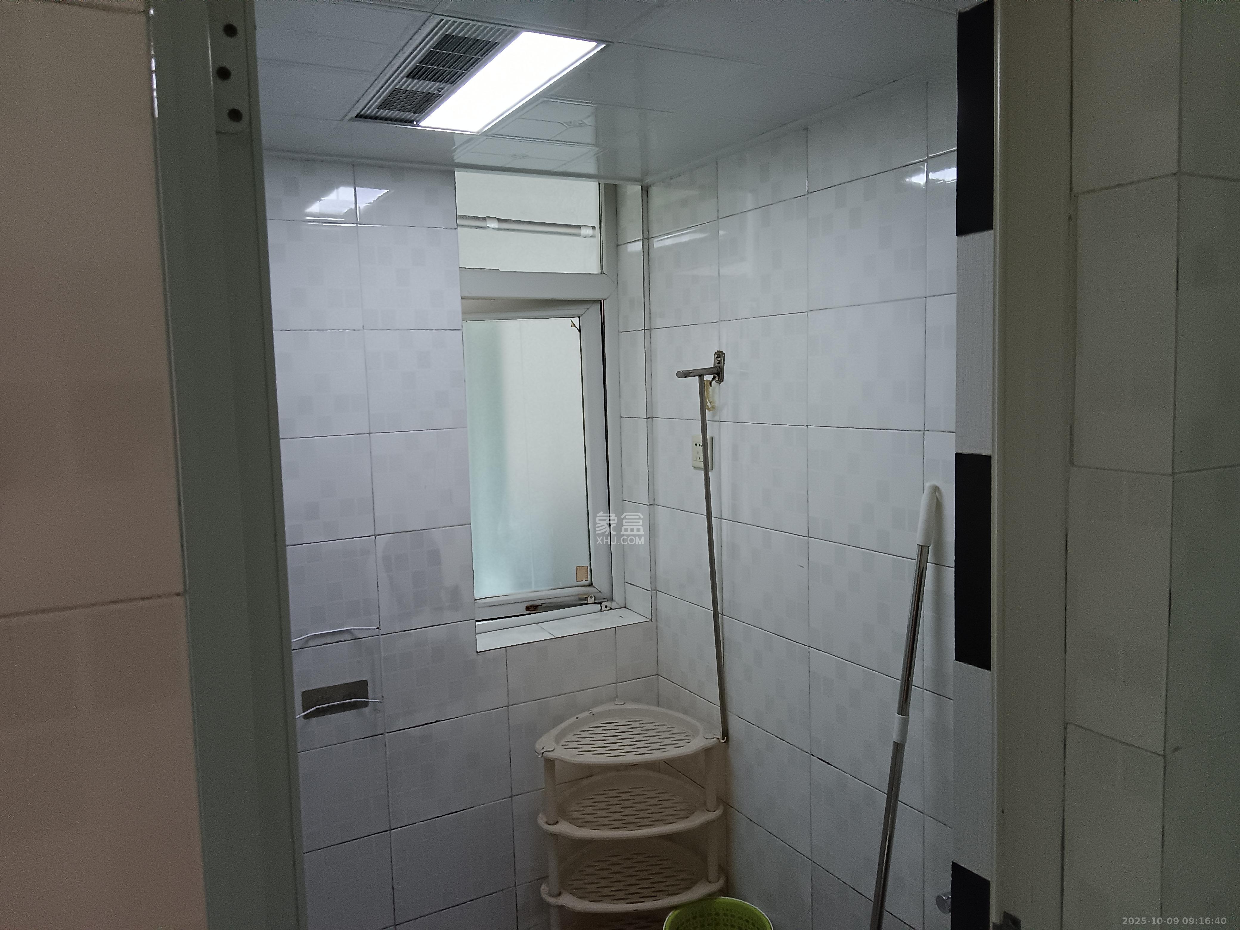 申奥美域  3室1厅1卫    2000.0元/月室内图