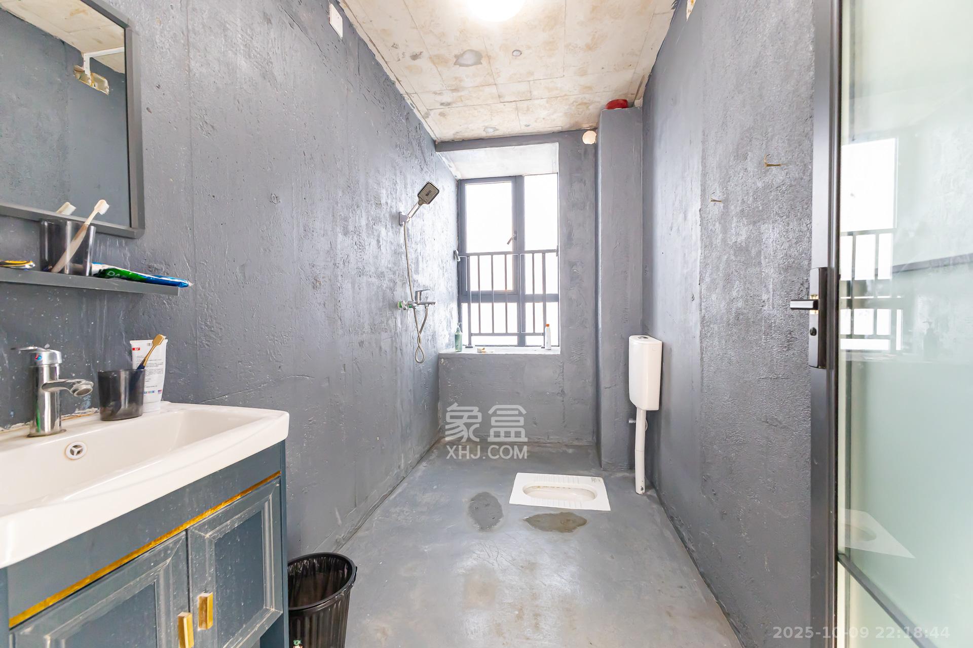 润和滨江广场(润和中央广场)  4室2厅2卫    113.8万 润和滨江广场(润和中央广场)  4室2厅2卫    113.8万卫生间