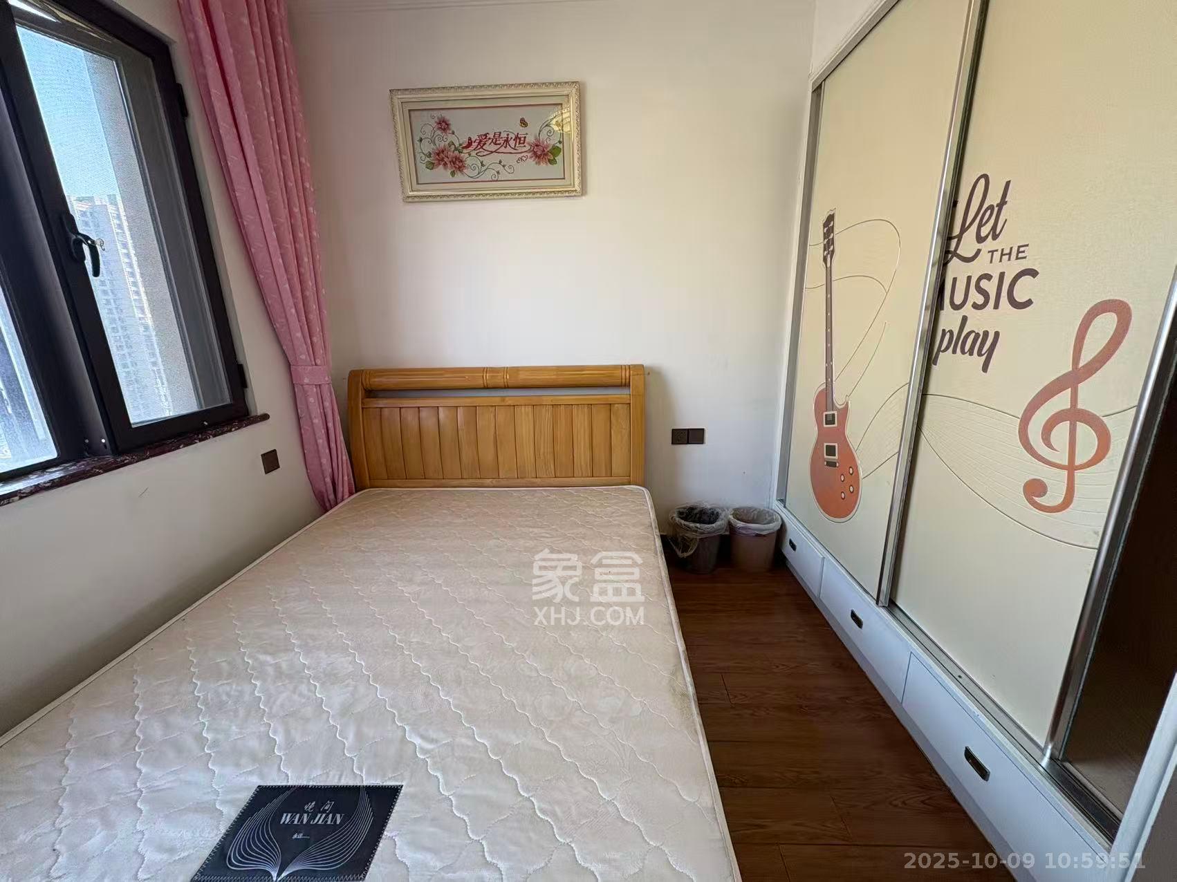 芙蓉万国城MOMA（卓越汇富苑）  3室2厅2卫    2300.0元/月室内图