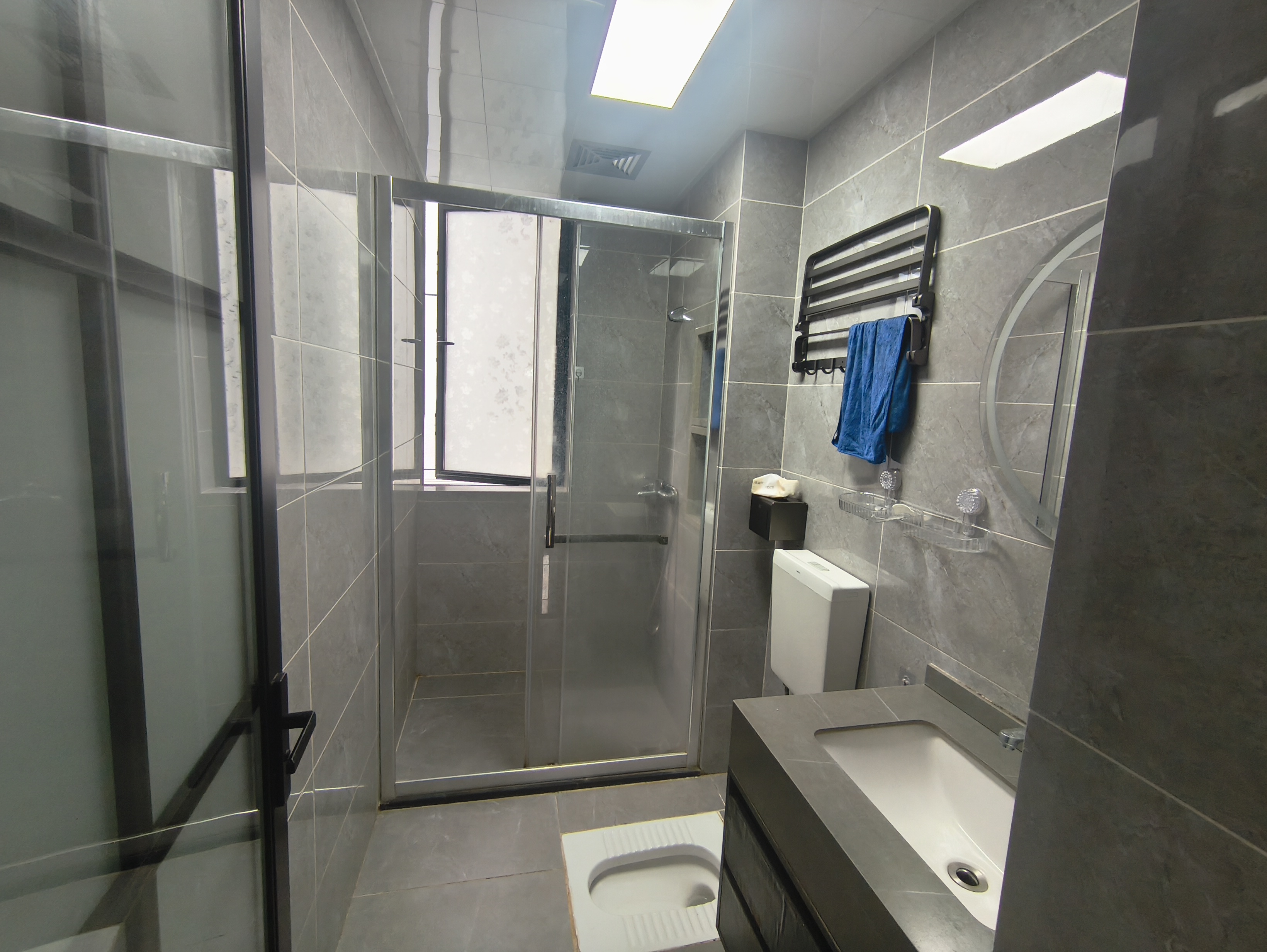 滨江佳苑 4室2厅2卫 2800.0元/月 滨江佳苑 4室2厅2卫 2800.0元/月室内图