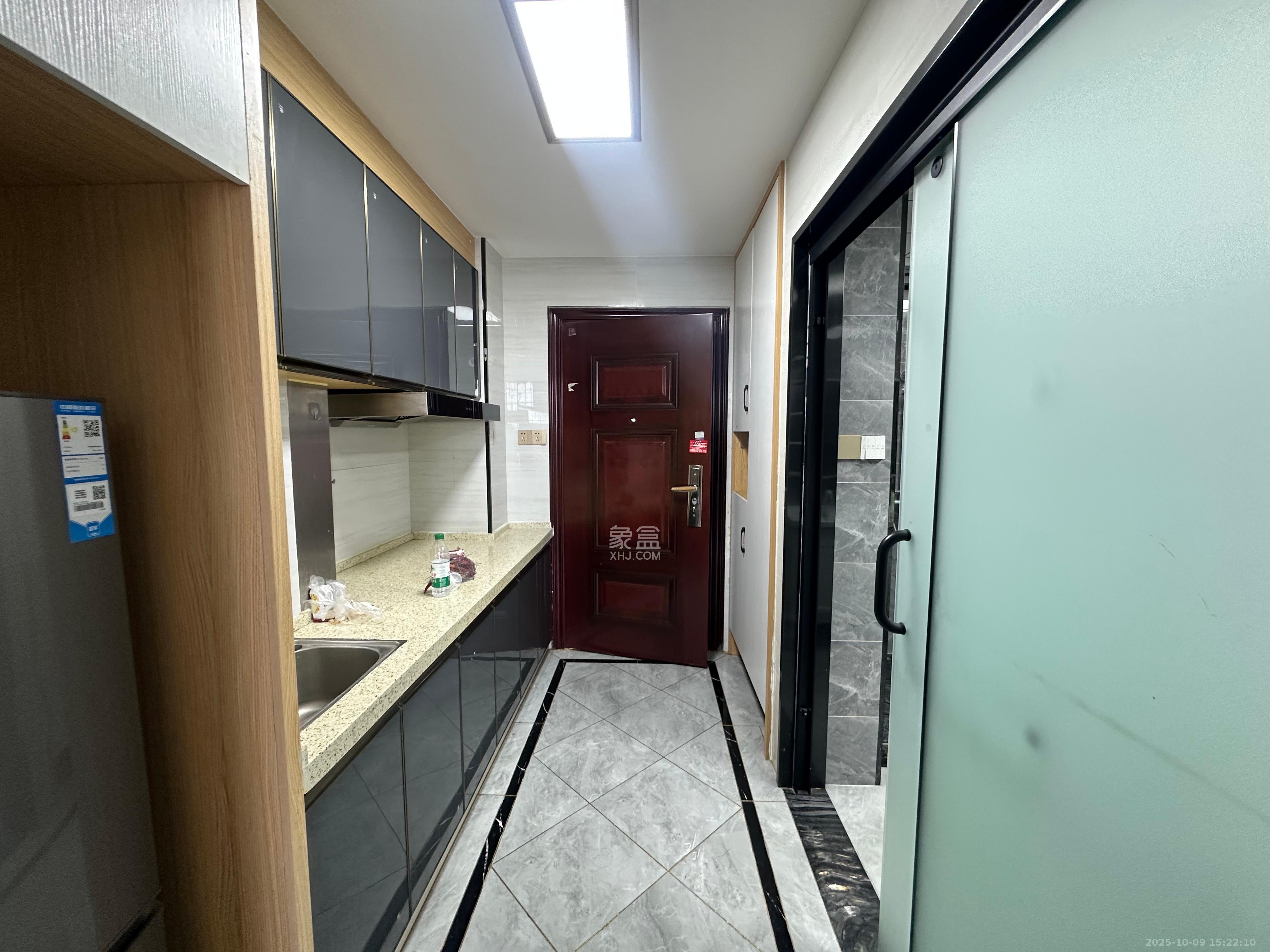 中南国际眼镜城(中伟商业中心) 1室0厅0卫 1300.0元/月 中南国际眼镜城(中伟商业中心) 1室0厅0卫 1300.0元/月室内图