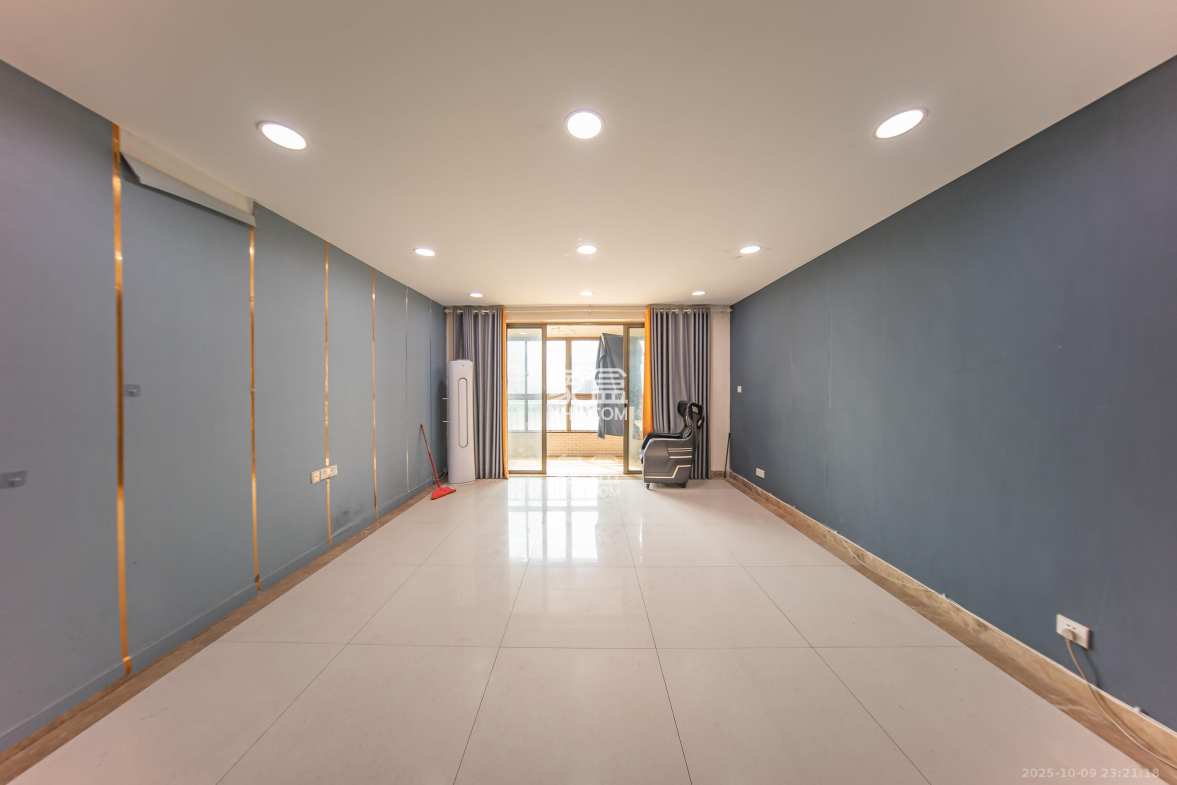 江山帝景雅典 1室2厅1卫 148.0万 江山帝景雅典 1室2厅1卫 148.0万客厅