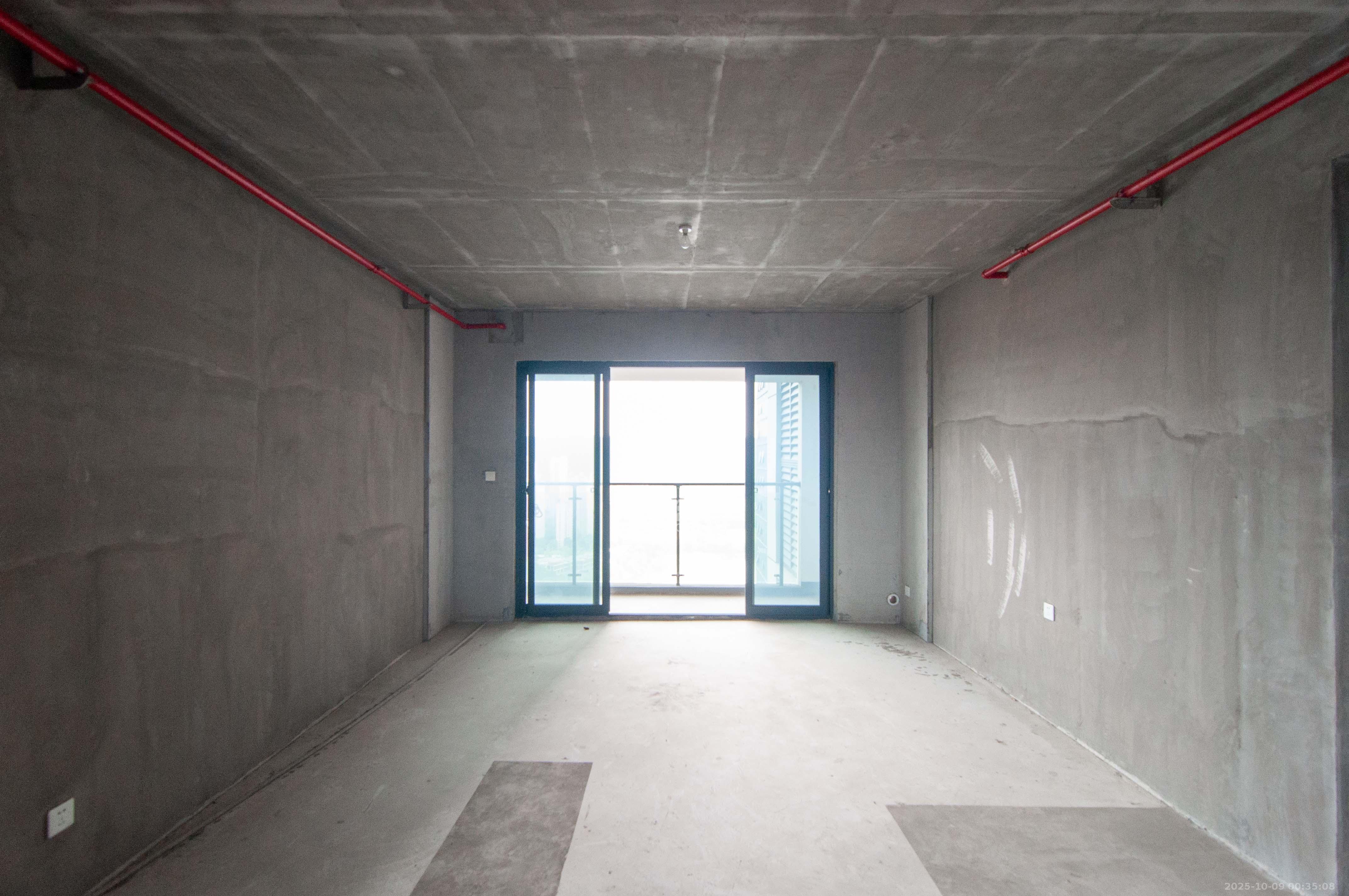 中建梅溪湖中心 4室2厅3卫 217.8万 中建梅溪湖中心 4室2厅3卫 217.8万客厅