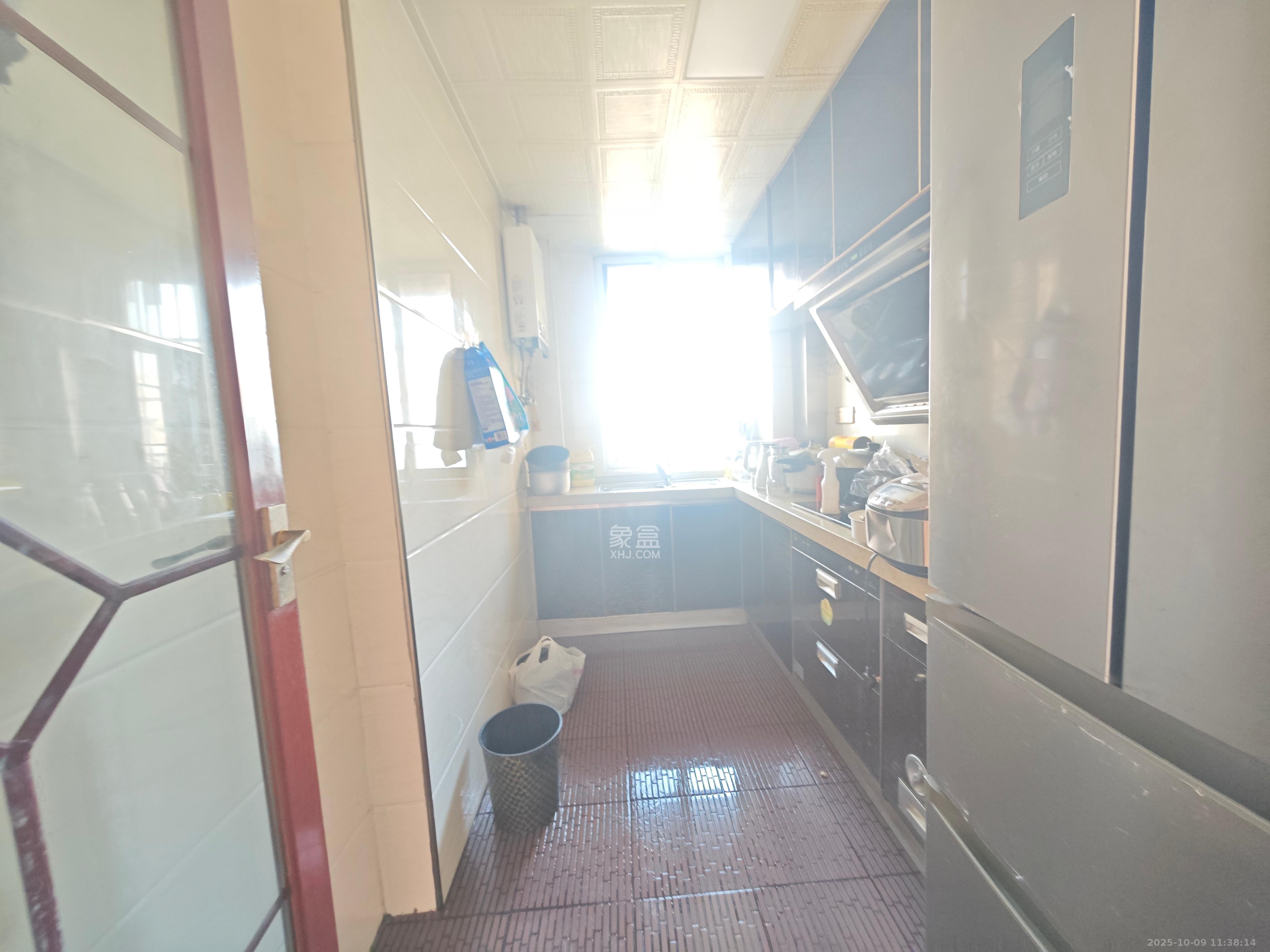 爵士湘 3室2厅2卫 1900.0元/月 爵士湘 3室2厅2卫 1900.0元/月室内图