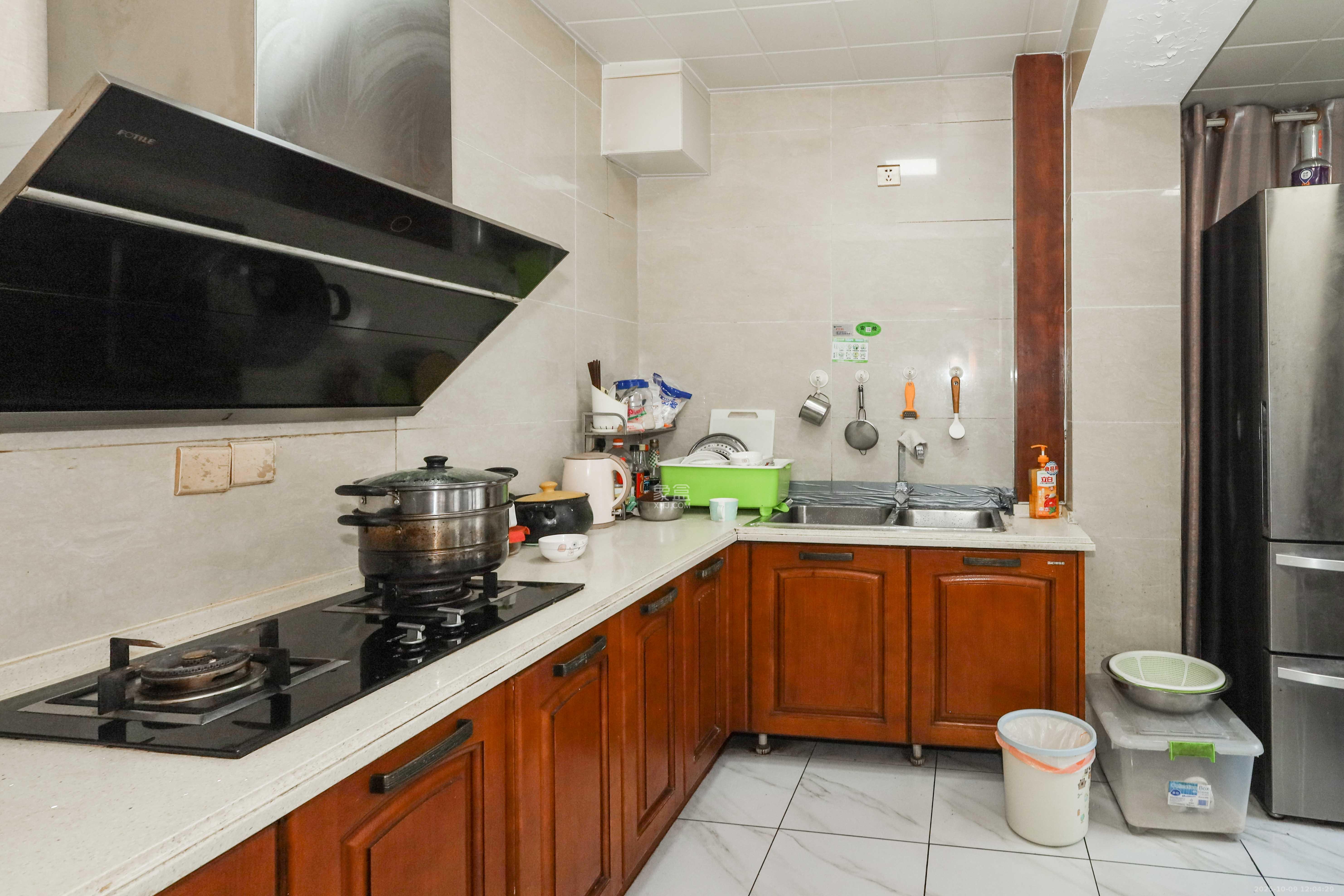 保利麓谷林语C区 4室2厅2卫 115.0万 保利麓谷林语C区 4室2厅2卫 115.0万厨房