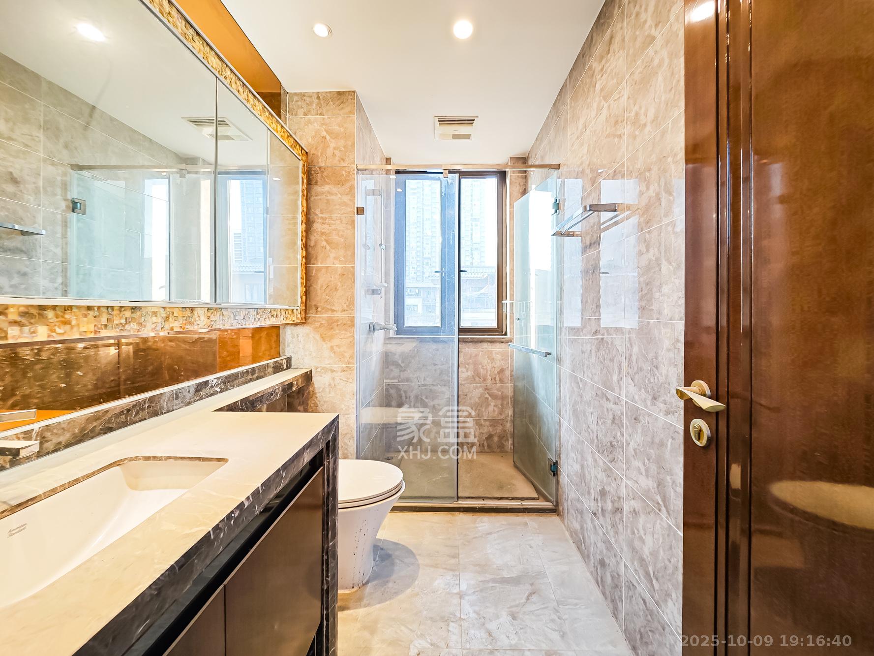 恒大御景天下城一期  4室2厅3卫    268.0万 恒大御景天下城一期  4室2厅3卫    268.0万卫生间