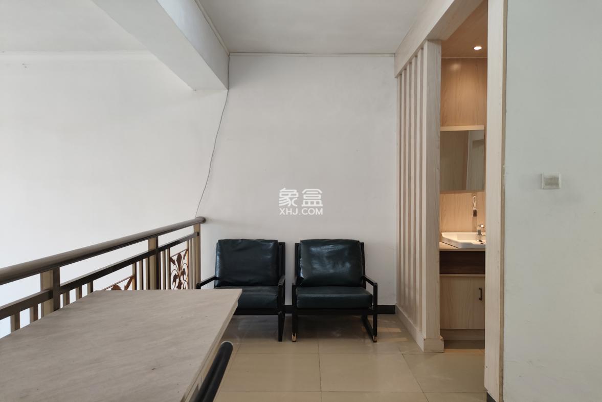 汇锦名城 5室2厅2卫 4800.0元/月 汇锦名城 5室2厅2卫 4800.0元/月室内图