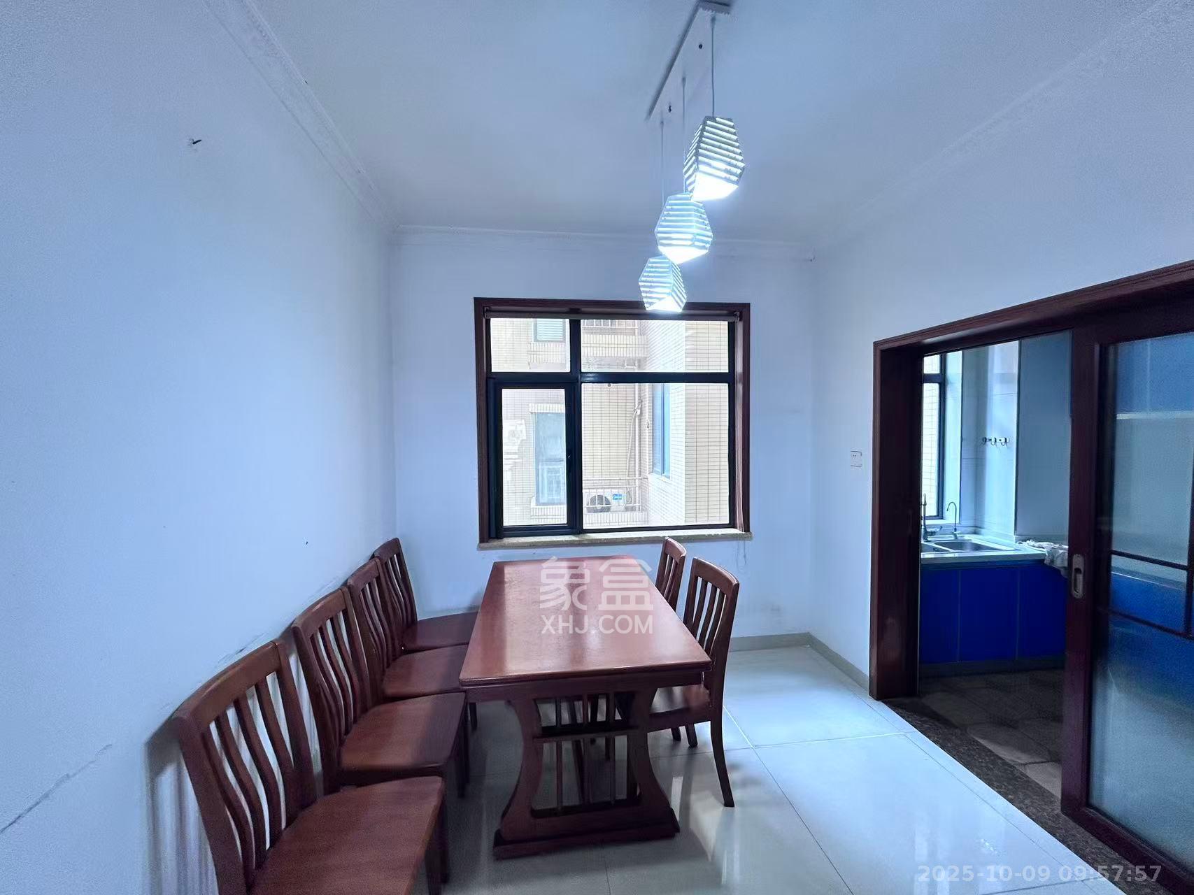 长盛岚庭 3室2厅1卫 2000.0元/月 长盛岚庭 3室2厅1卫 2000.0元/月室内图