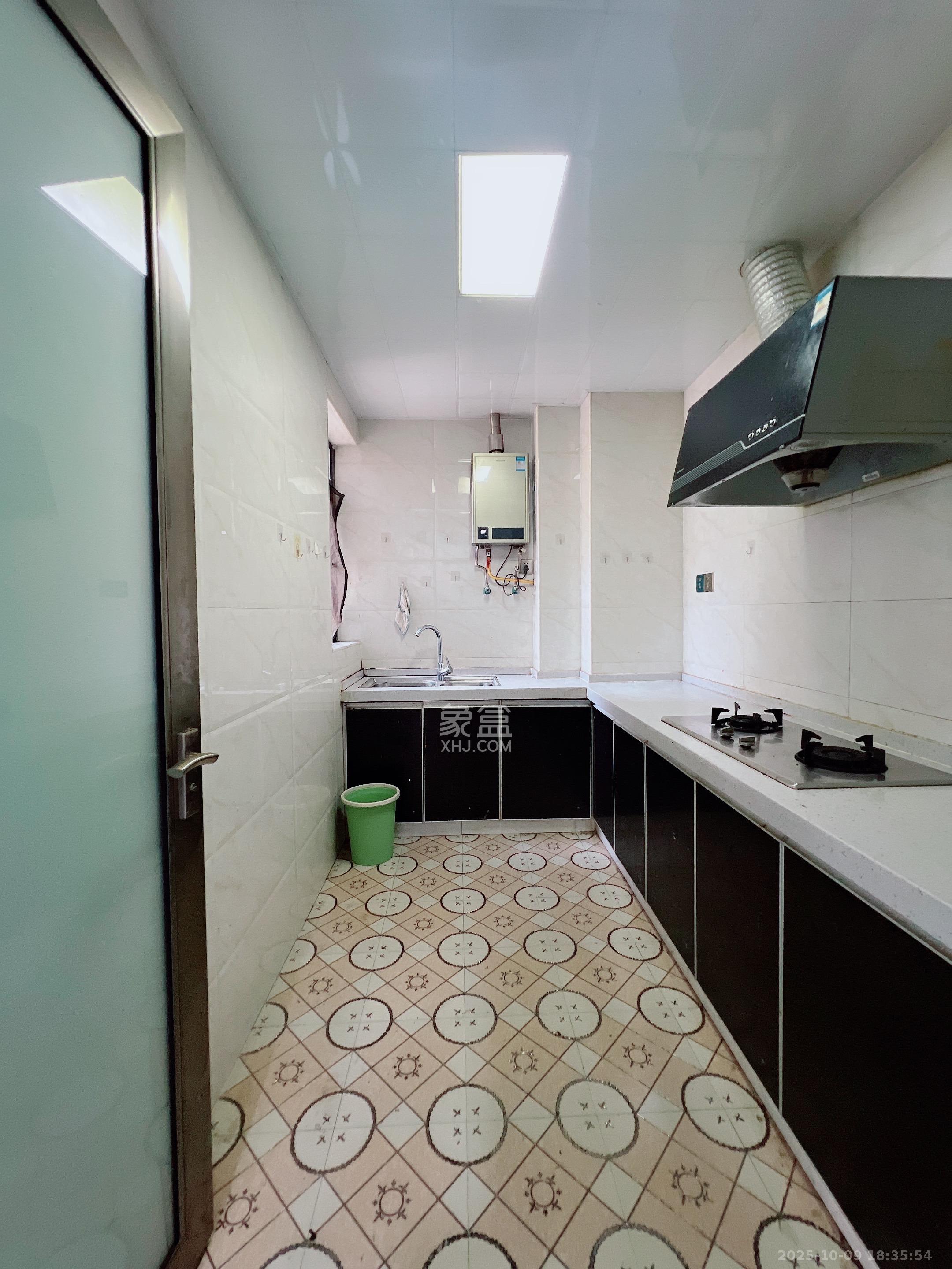 中国铁建国际城二期  2室2厅1卫    1400.0元/月 中国铁建国际城二期  2室2厅1卫    1400.0元/月室内图