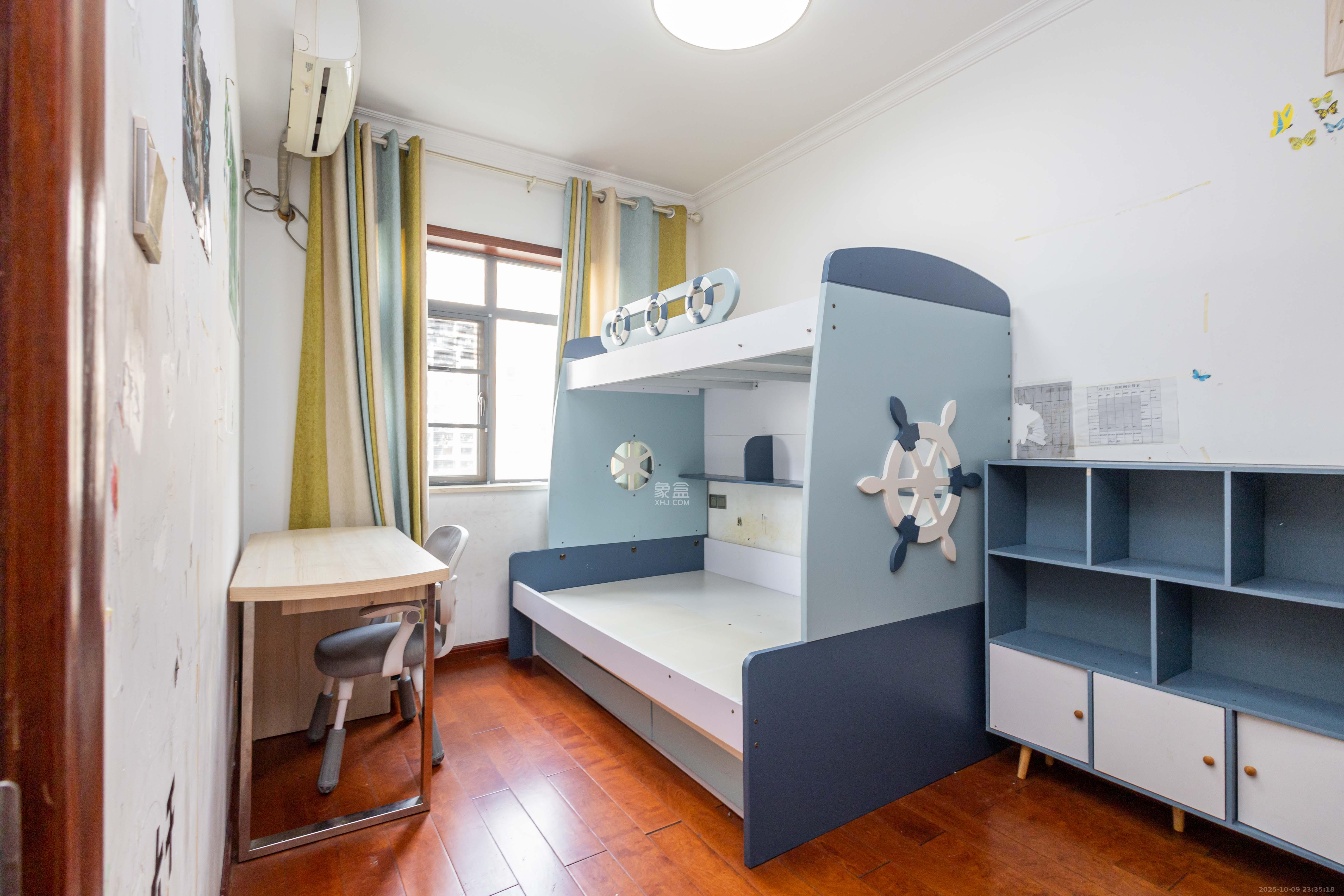 中国铁建国际城二期  4室2厅2卫    92.0万卧室