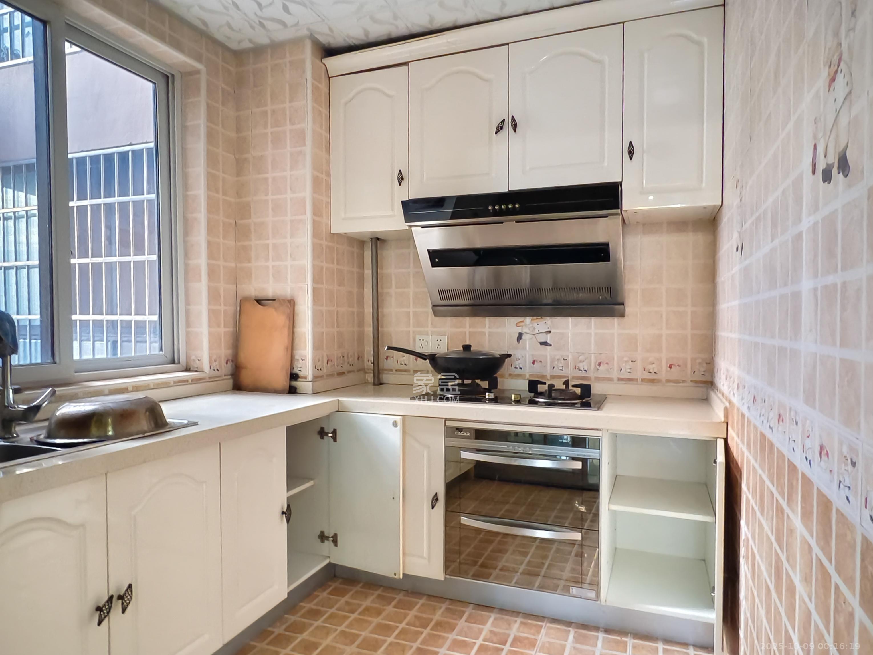 爵士湘  2室1厅1卫    56.0万 爵士湘  2室1厅1卫    56.0万厨房