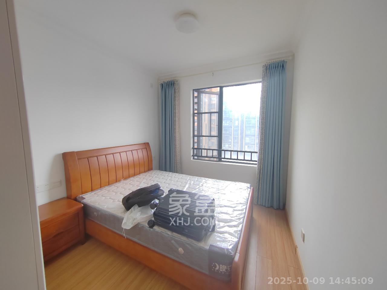 万科魅力之城  3室2厅2卫    2900.0元/月室内图