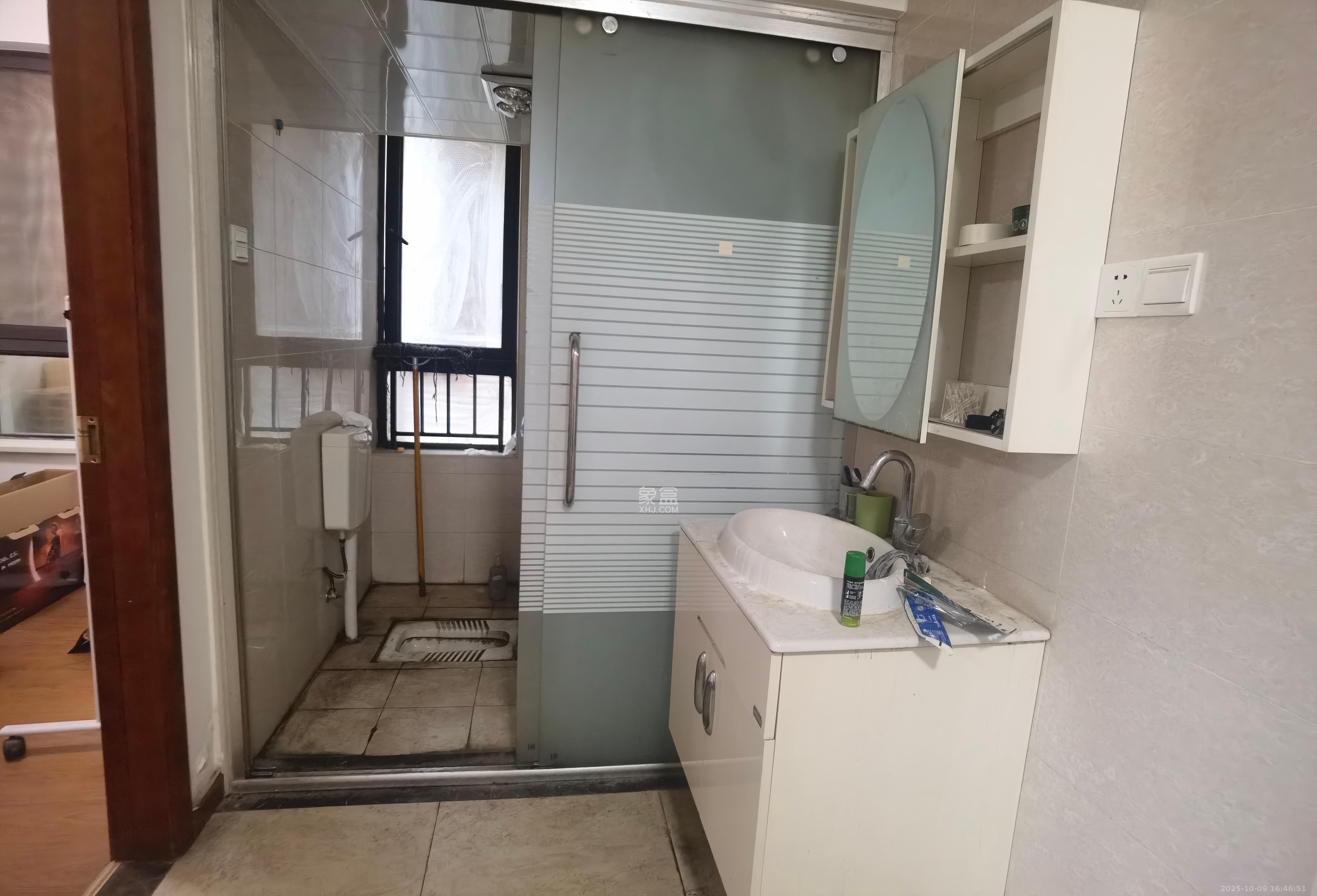 中信凯旋蓝岸(中信新城三期) 3室2厅1卫 1800.0元/月 中信凯旋蓝岸(中信新城三期) 3室2厅1卫 1800.0元/月室内图