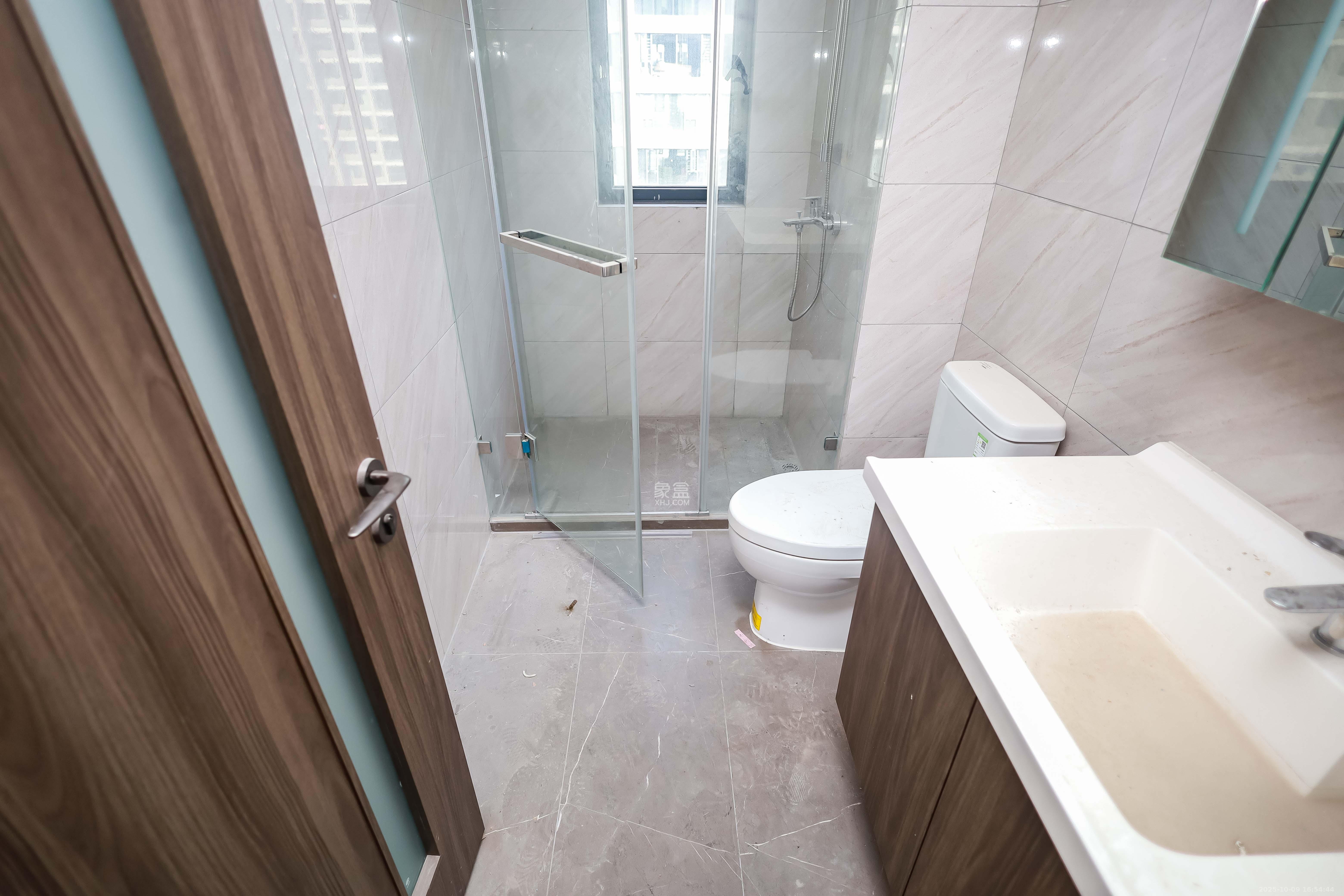 龙湖舜山府  4室2厅2卫    210.0万 龙湖舜山府  4室2厅2卫    210.0万卫生间