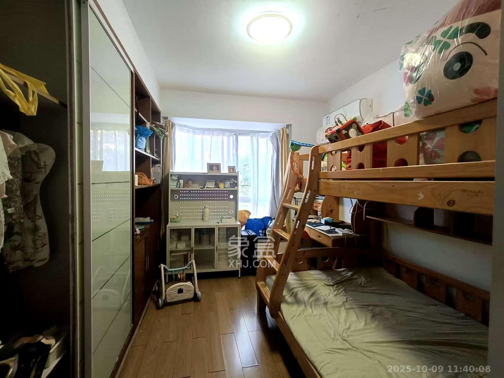 山水庭院  3室2厅1卫    2300.0元/月室内图