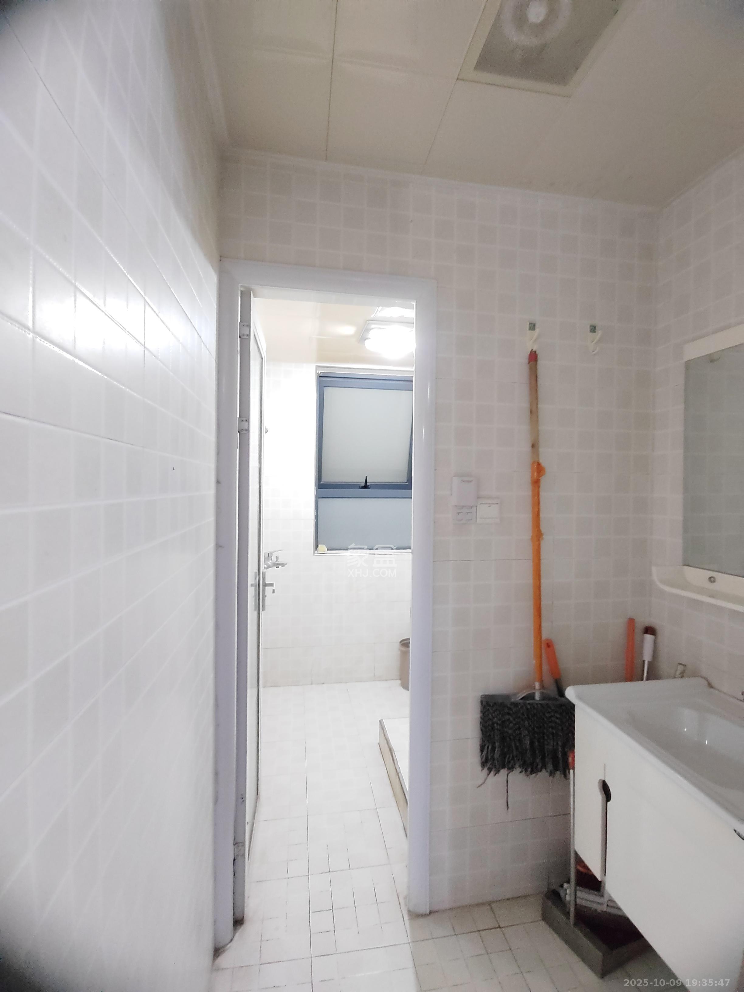 奥克斯广场  3室2厅2卫    3200.0元/月室内图